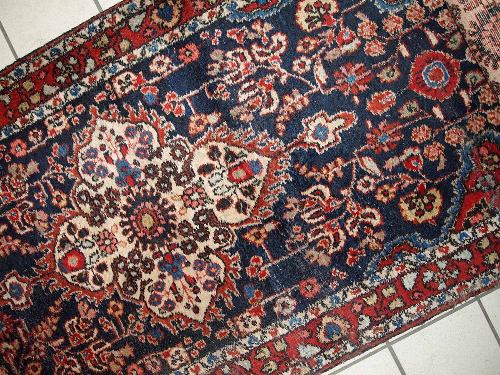 Handmade Antique Malayer Style Runner, 1920s, 1C682 In Good Condition For Sale In Bordeaux, FR