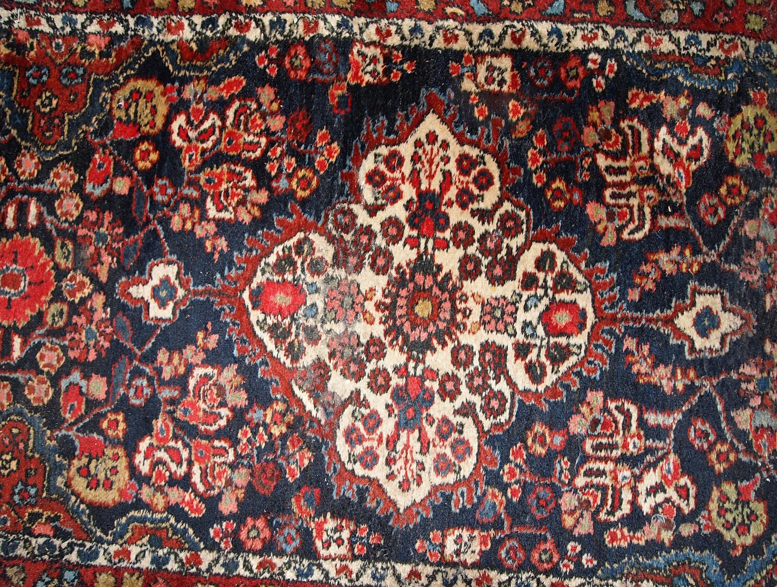 Début du 20ème siècle Chemin de table ancien de style Malayer fait à la main:: années 1920:: 1C682 en vente