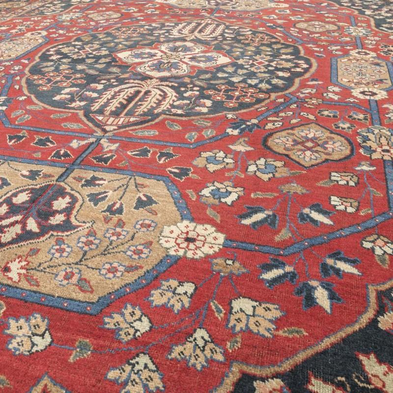 Handmade Antique Medallion Rug with Classic Design. 3, 85 x 2, 90 m For Sale 4