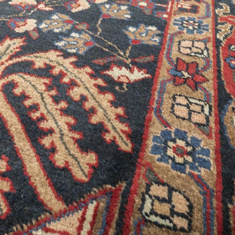 Handmade Antique Medallion Rug with Classic Design. 3, 85 x 2, 90 m For Sale 8