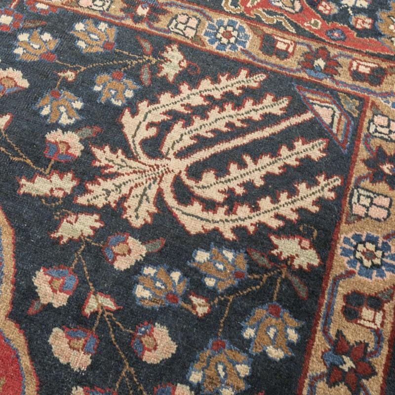Wool Handmade Antique Medallion Rug with Classic Design. 3, 85 x 2, 90 m For Sale