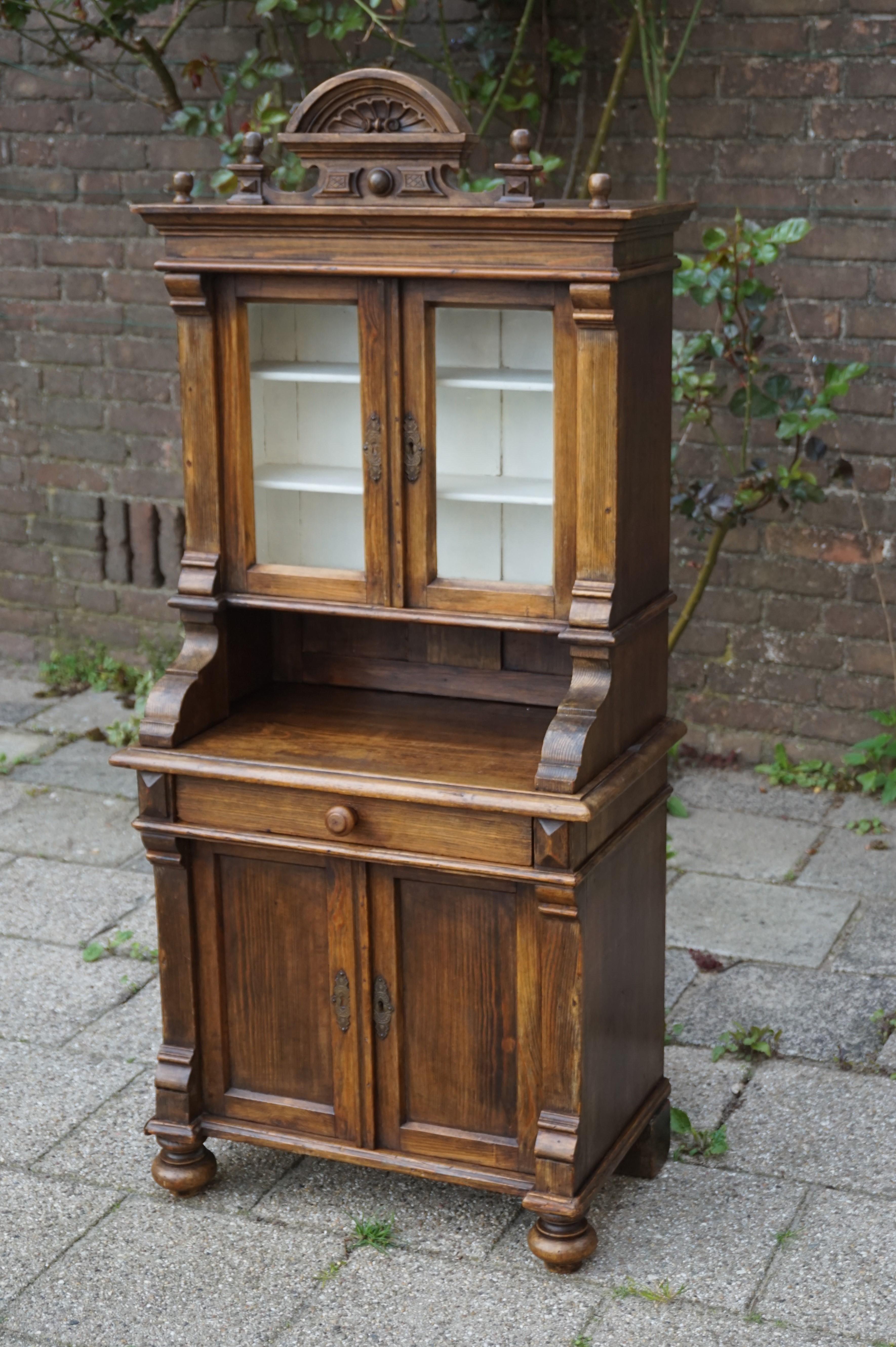 The House of Antiques Miniature Country House Sideboard / Kitchen Cabinet Late 1800s fait à la main en vente 12