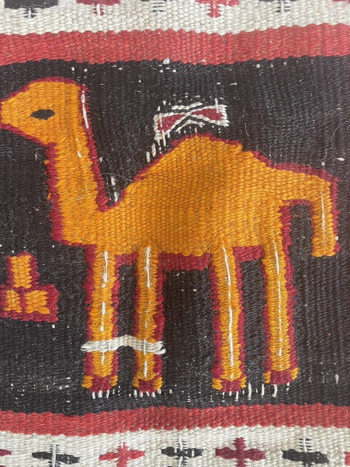 Début du 20ème siècle Tapis Kilim berbère marocain ancien fait à la main 1.9' x 3.1', années 1920 - 1N10 en vente