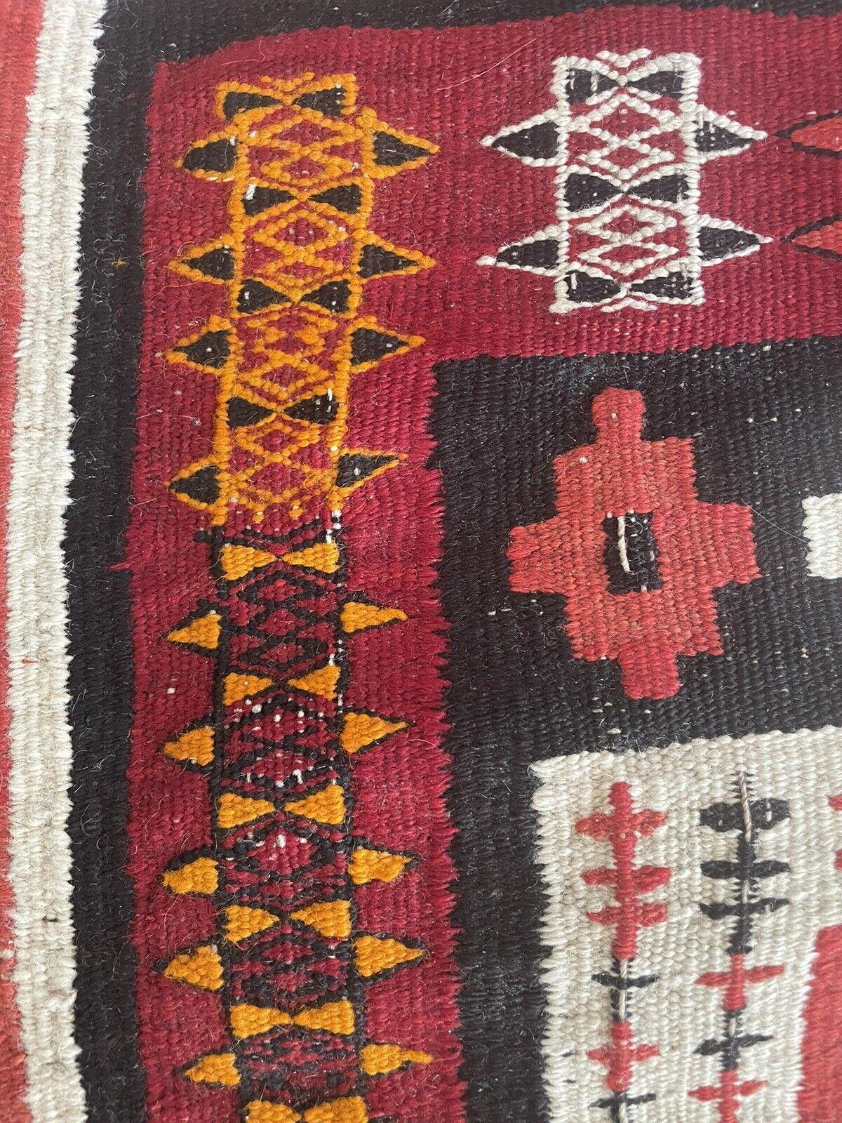 Tapis Kilim berbère marocain ancien fait à la main 1.9' x 3.1', années 1920 - 1N10 en vente 1