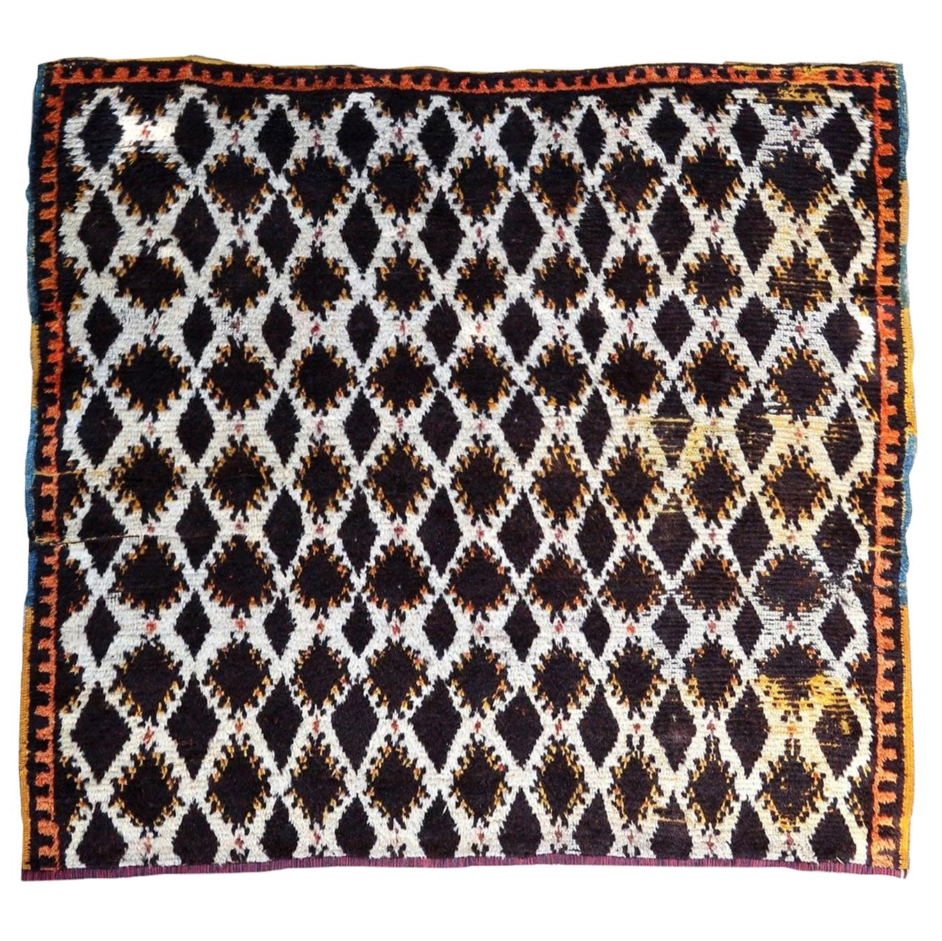Handgefertigter antiker marokkanischer Berberteppich, 1900er Jahre, 1P58 im Angebot