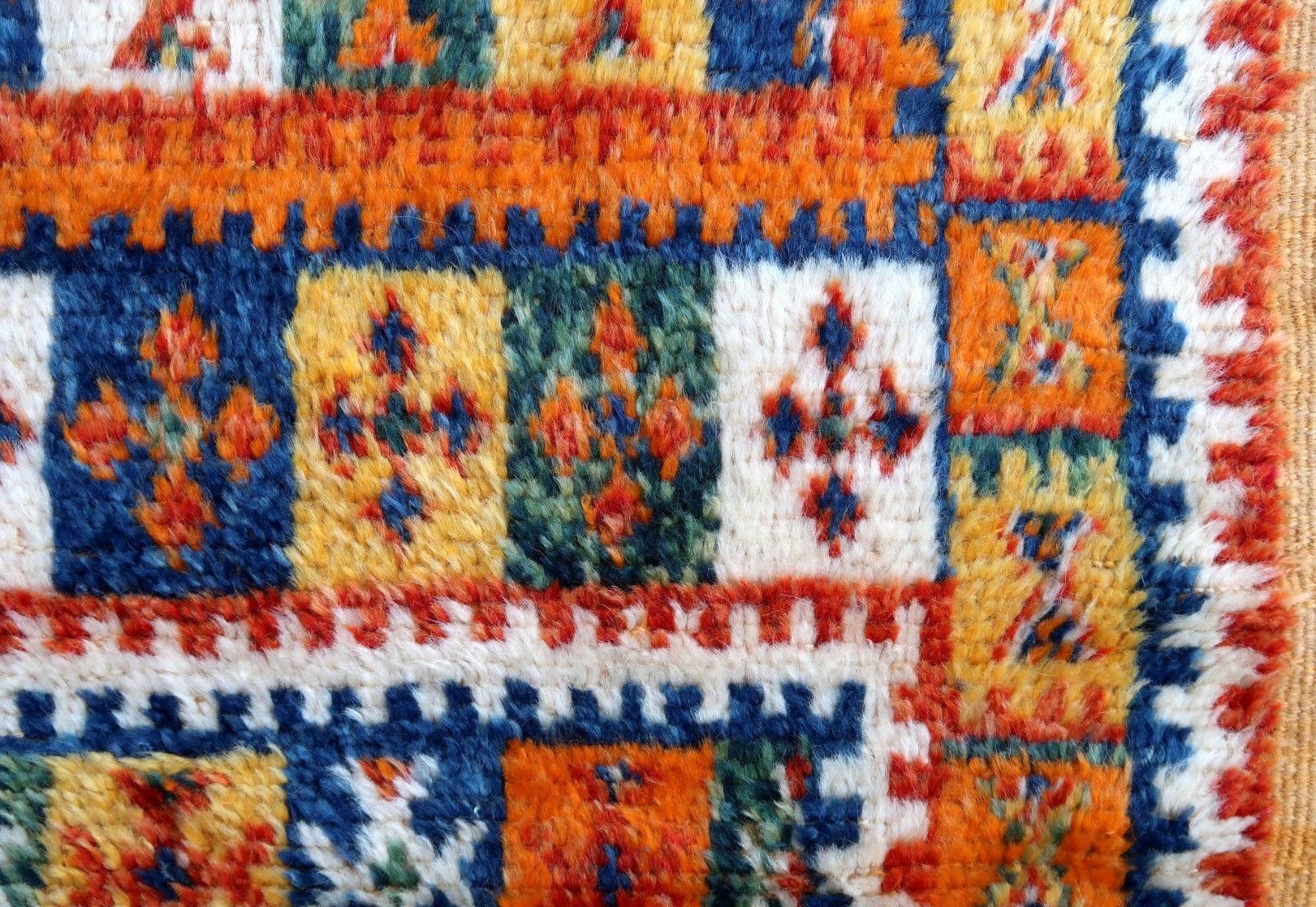 Handgefertigter antiker marokkanischer Berberteppich, 1900er Jahre, 1P70 (Marokkanisch) im Angebot