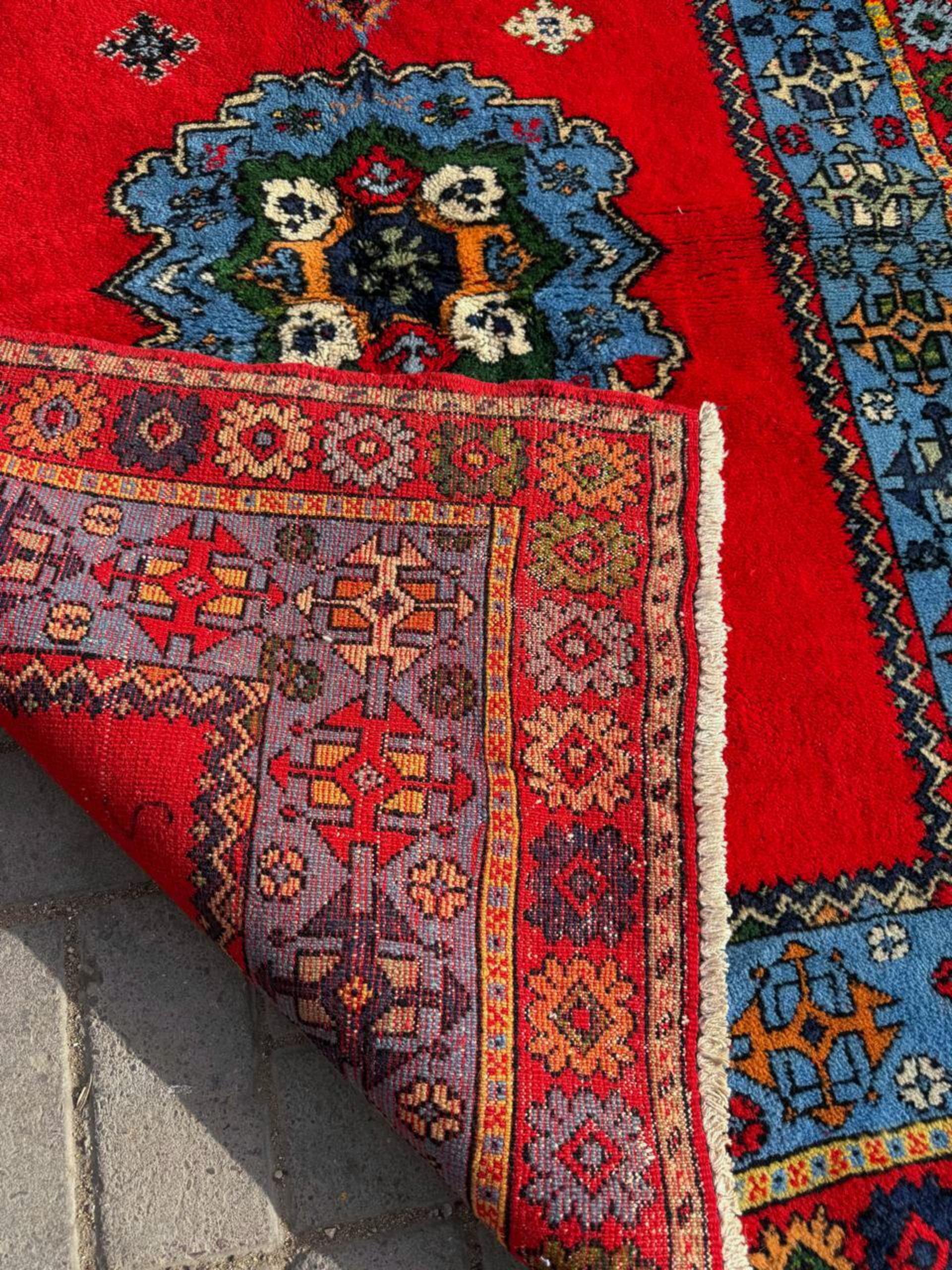 French Handmade Antique Moroccan Berber Rug 3.11' x 5', 1920s - 2B105 For Sale