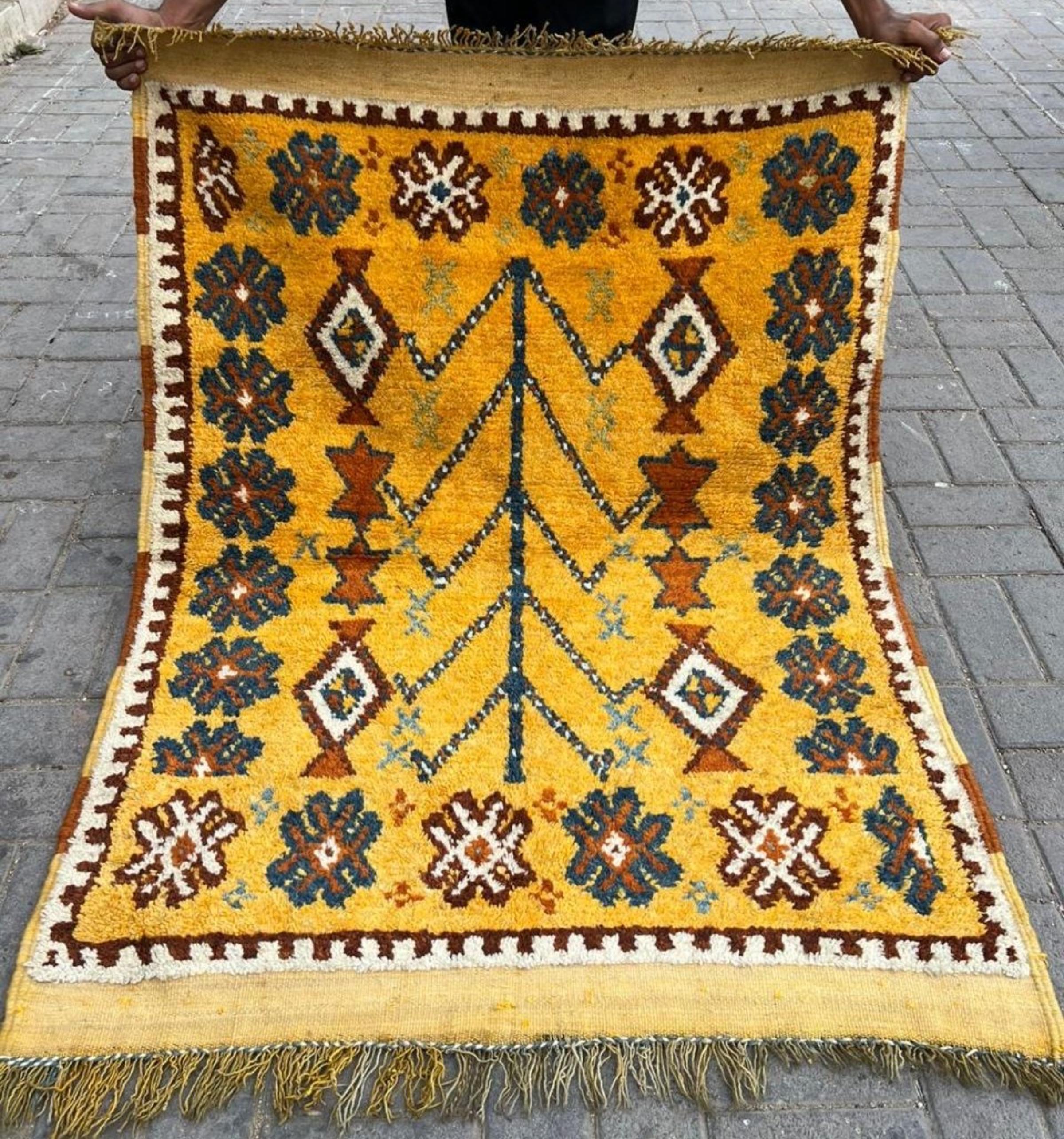 Handgefertigter antiker marokkanischer Berberteppich 3,4' x 4,1', 1930er Jahre - 2B84 (Französisch) im Angebot