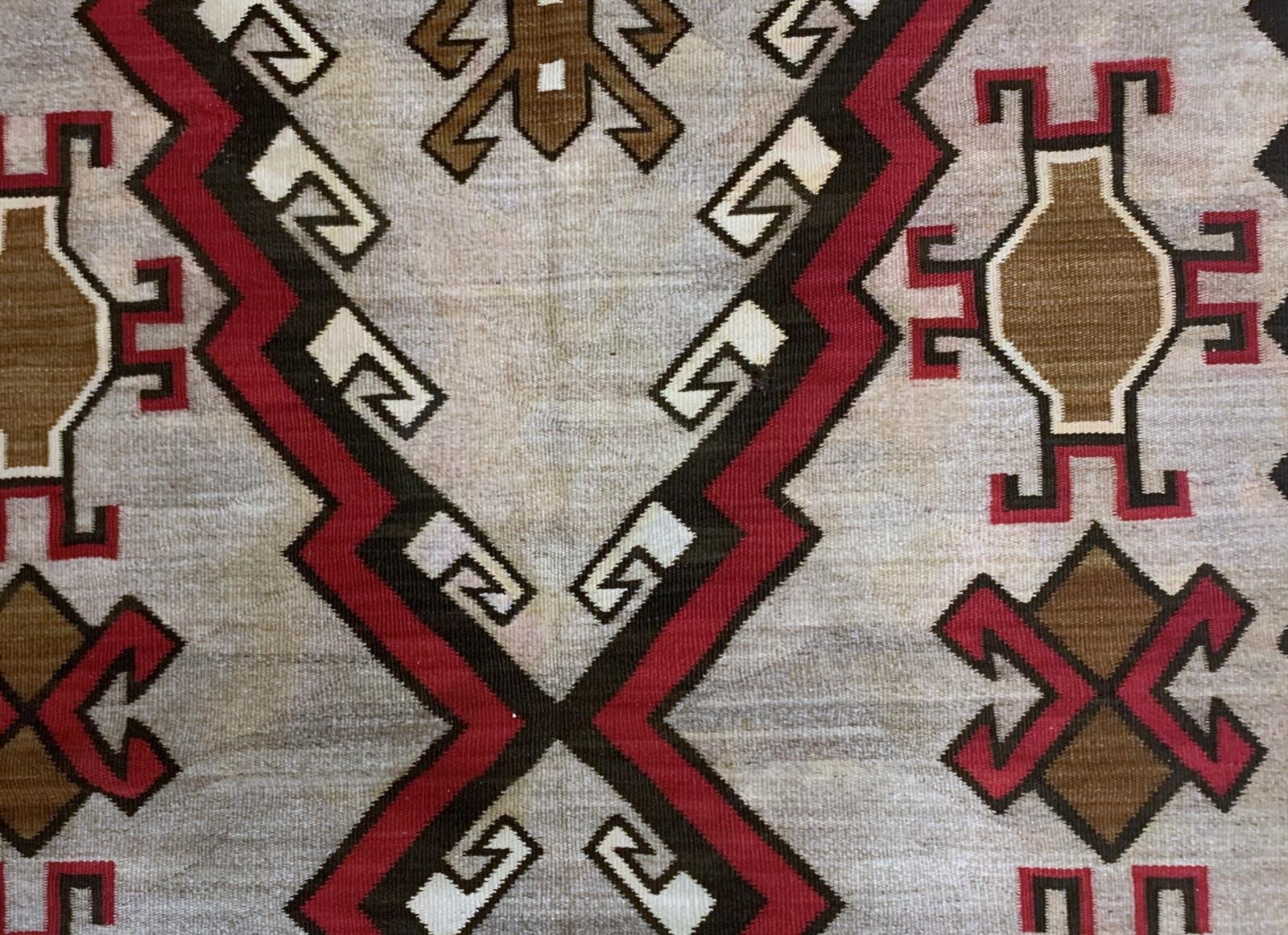 Hand-Woven Handmade Antique Native American Navajo Rug 4.3' x 6.3', 1910s - 2B65 For Sale
