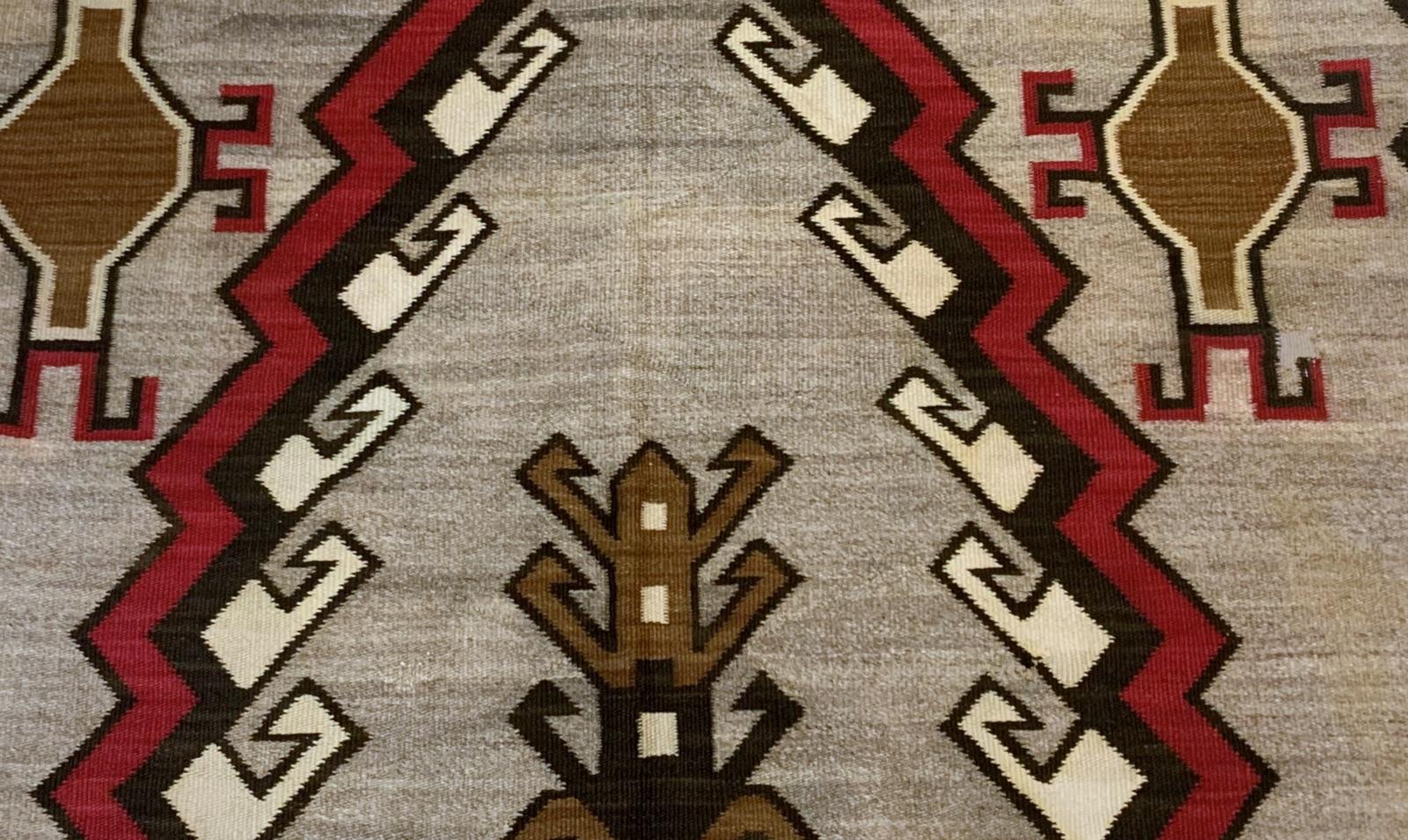 Handmade Antique Native American Navajo Rug 4.3' x 6.3', 1910s - 2B65 For Sale 2