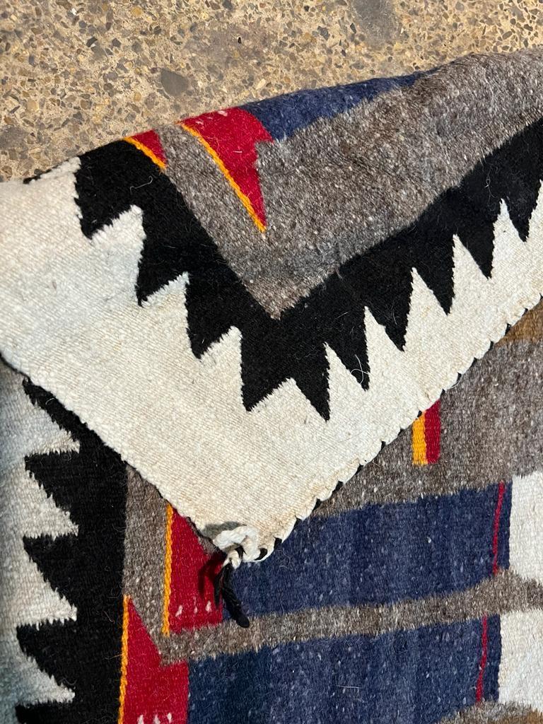 Handmade Antique Native American Navajo Yei Rug 4.2' x 4.8', 1920s - 2B16 In Good Condition In Bordeaux, FR