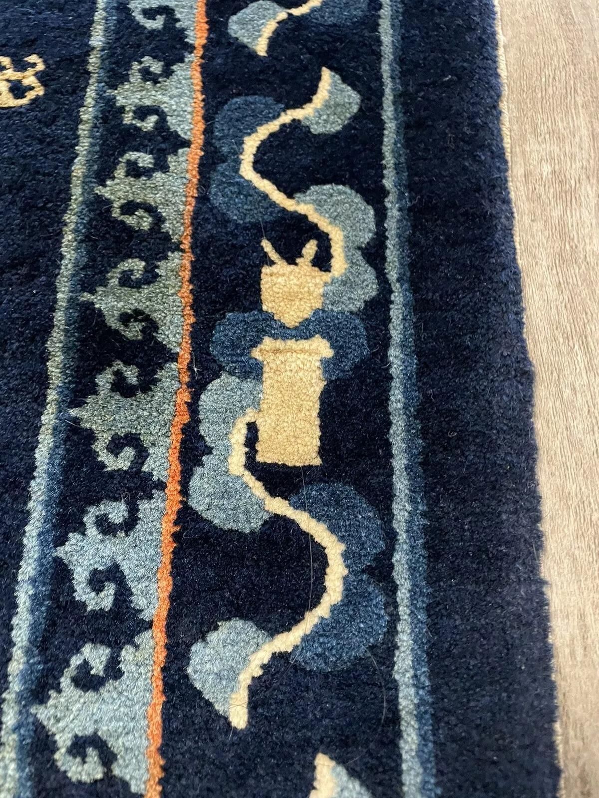 Tapis chinois pékinois ancien fait à la main de 1,8' x 3,6', années 1900 - 1N46 Bon état - En vente à Bordeaux, FR