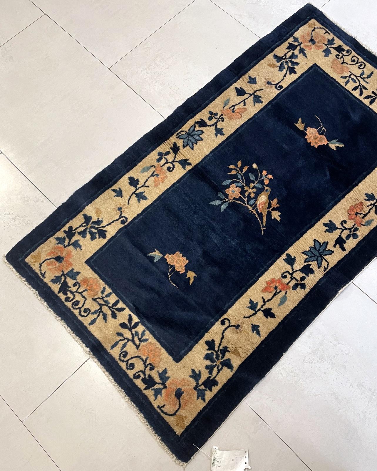 Noué à la main Tapis chinois ancien de Pékin fait main 2.7' x 4.5', 1900s - 2B80 en vente