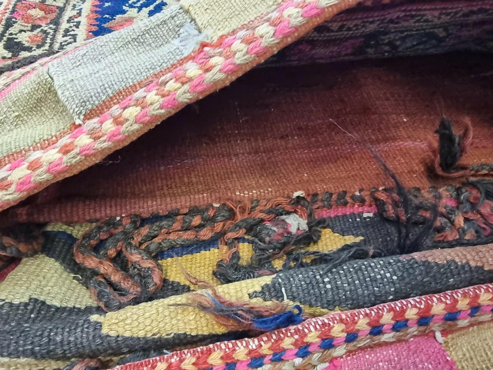 Noué à la main Sac de collection persan antique Afshar fait à la main 2,2' x 4,5' 1900s - 1D147 en vente