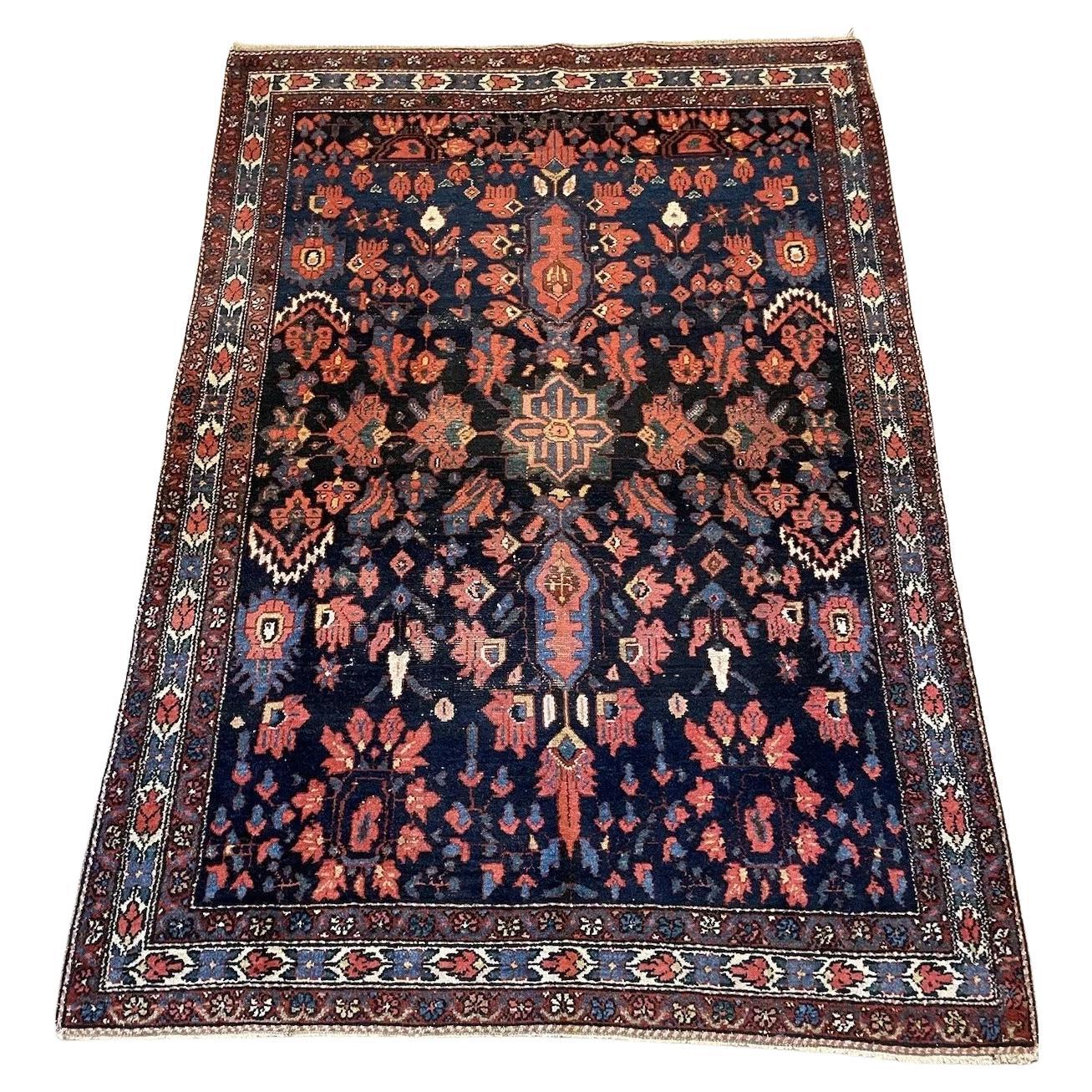 Handmade Antique Persian Bakhtiari rug 4.4' x 6.4, 1920s - 1N38