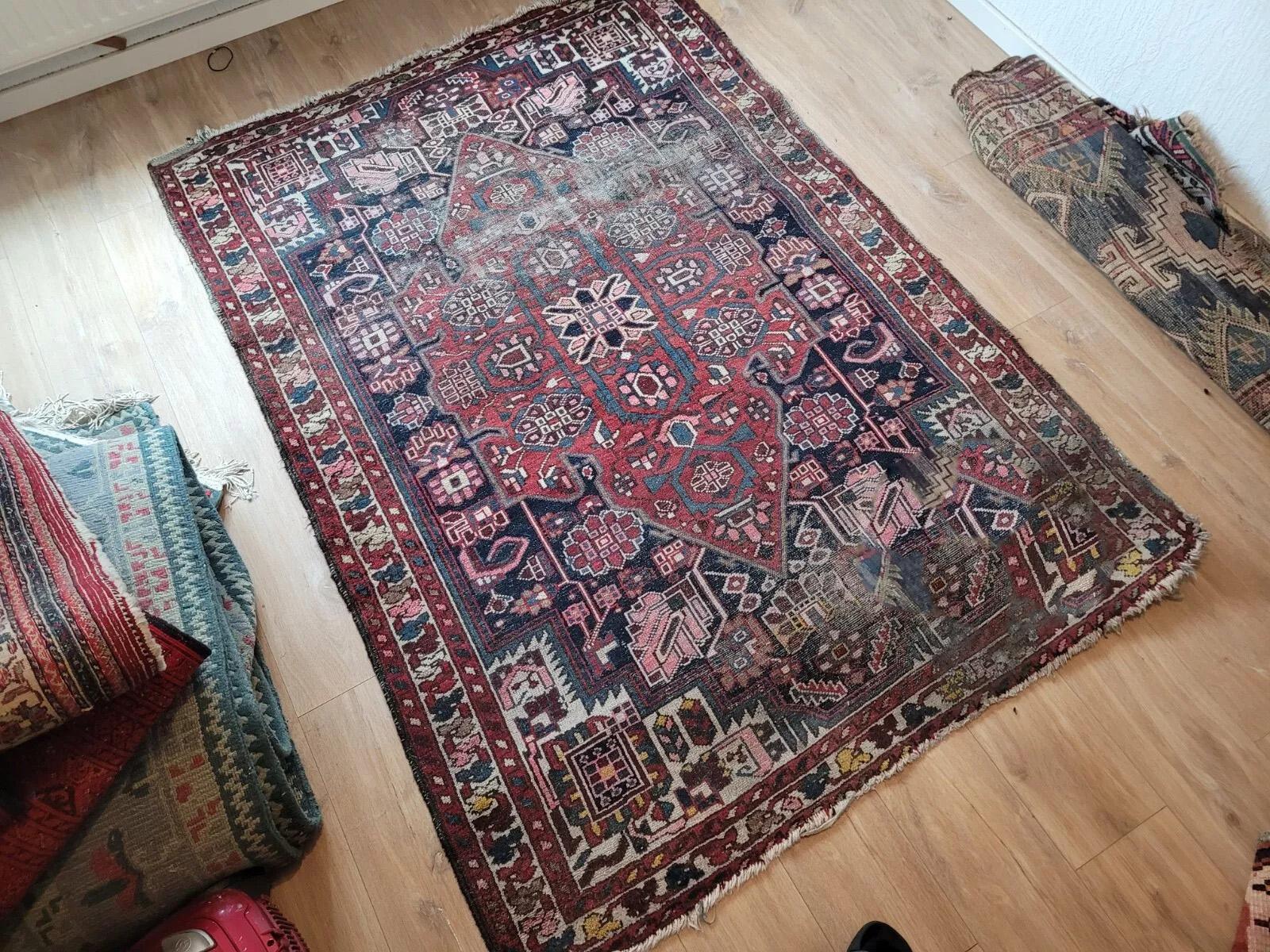 Handgefertigter antiker persischer Bachtiari-Teppich 4,5' x 6,3' (136cm x 193cm) 1900s - 2K10 im Angebot 1