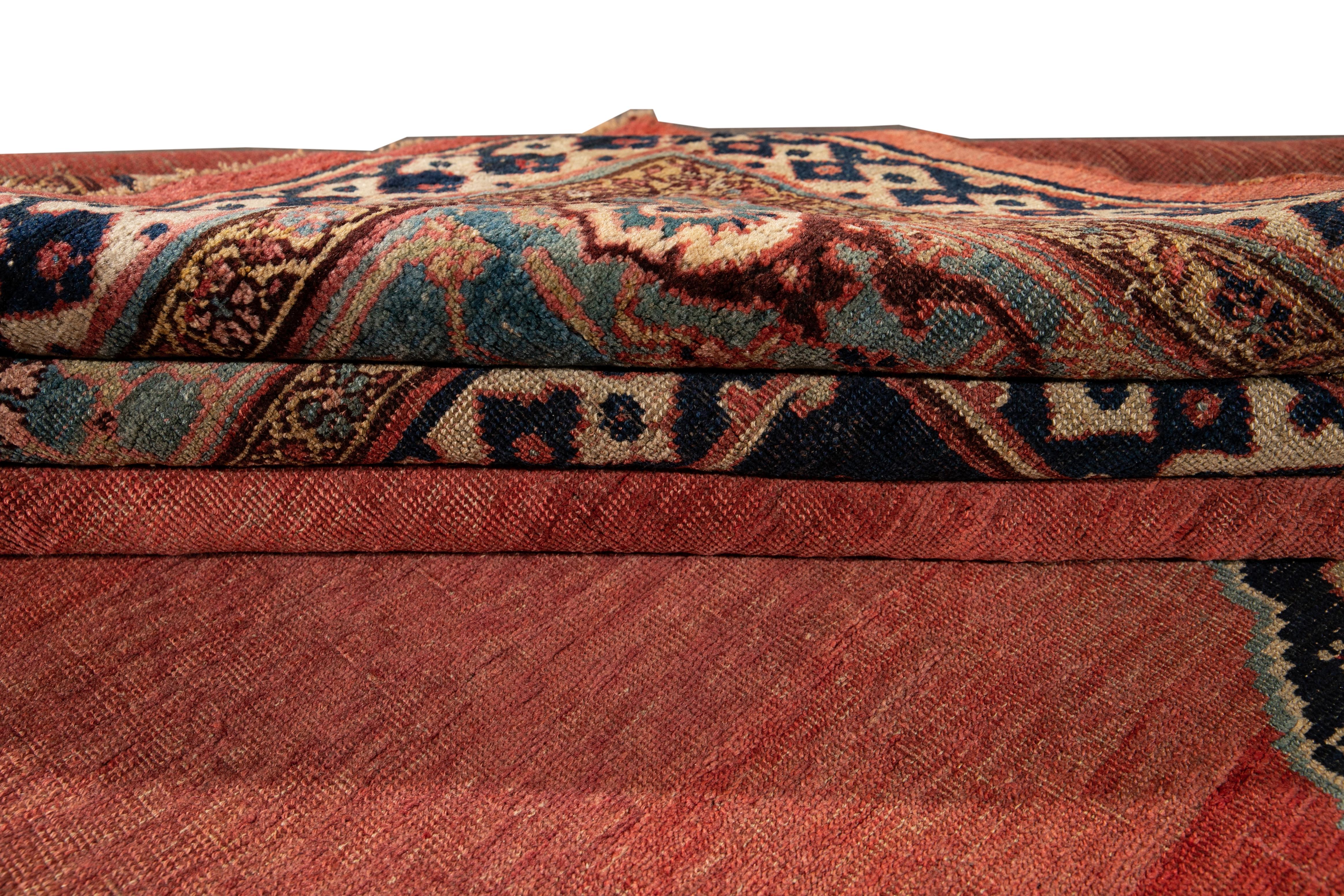 Laine Antique persan fait à la main  Tapis en laine à médaillon Bidjar, rouille en vente