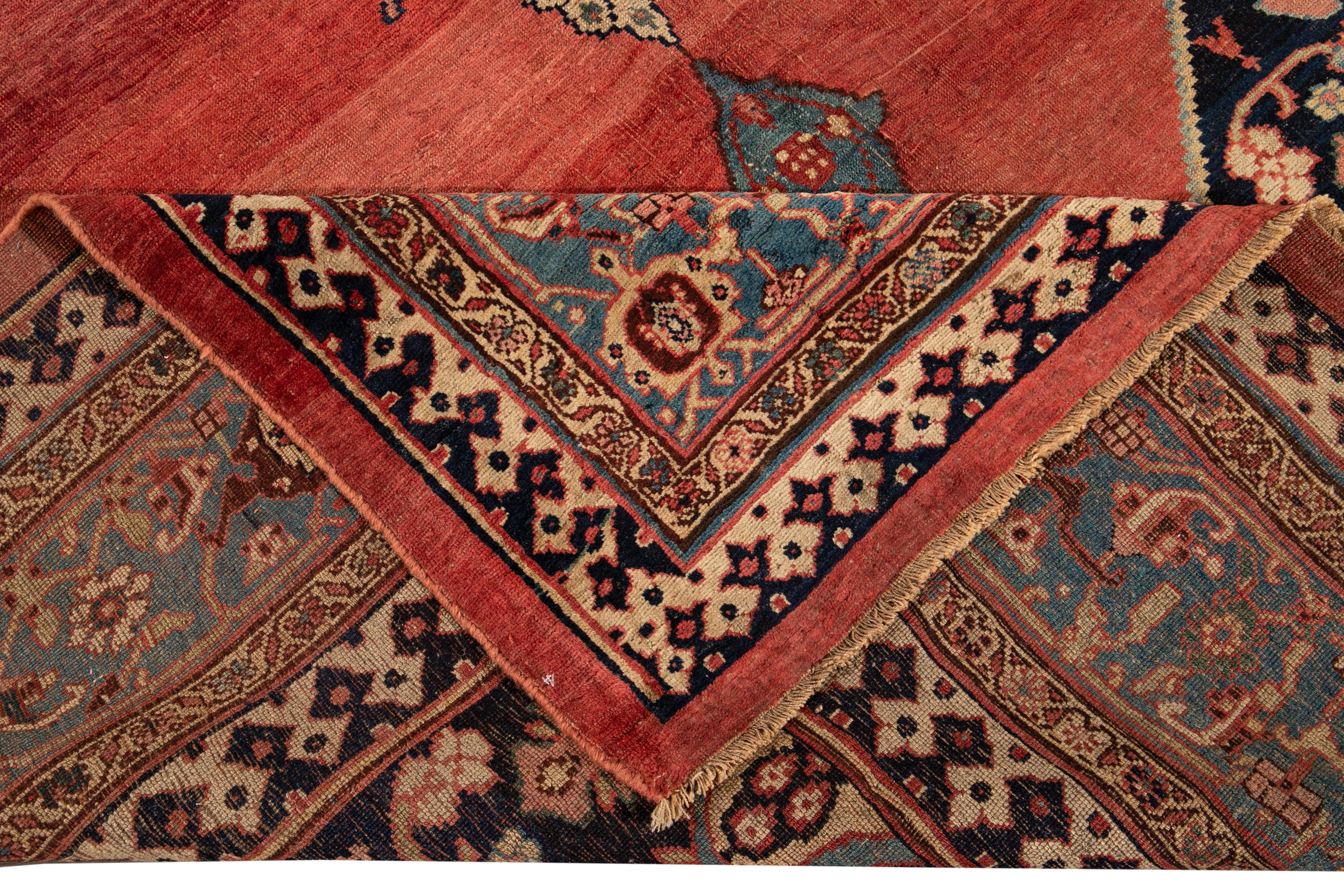Antique persan fait à la main  Tapis en laine à médaillon Bidjar, rouille en vente 1