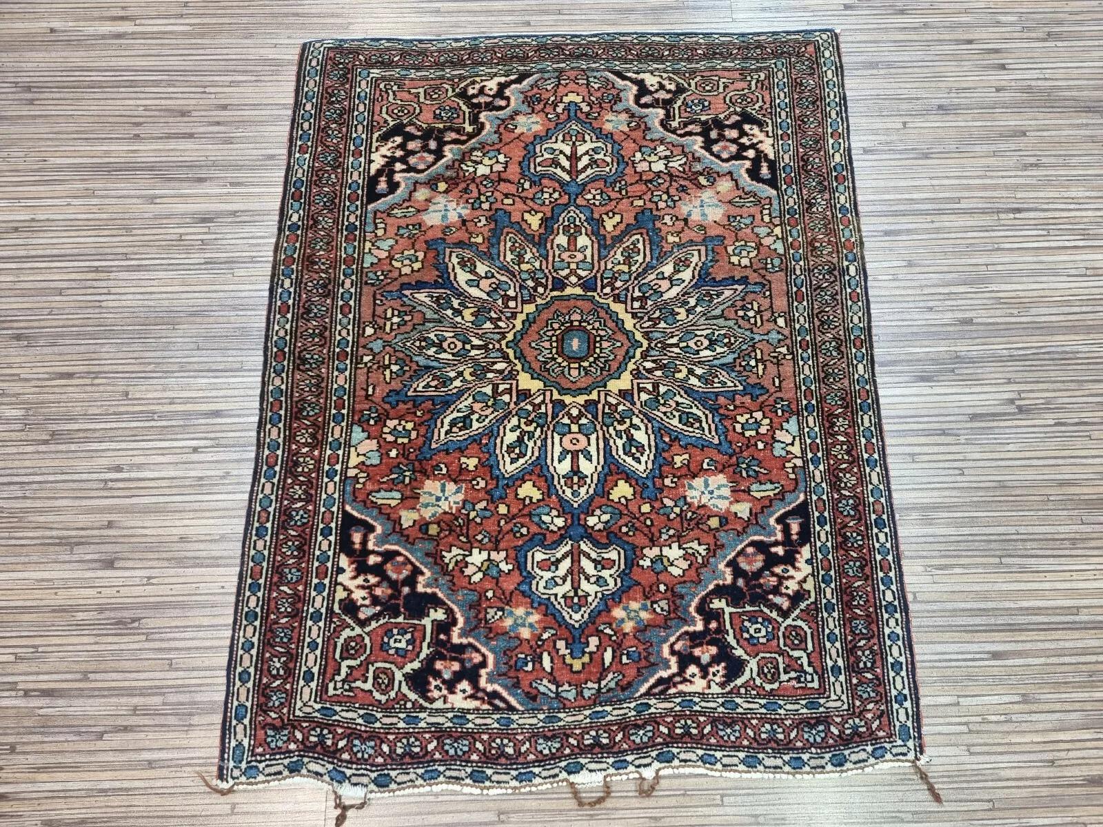 Tapis persan Farahan ancien fait à la main 1,8' x 2,3', 1880s - 1D140 en vente 2