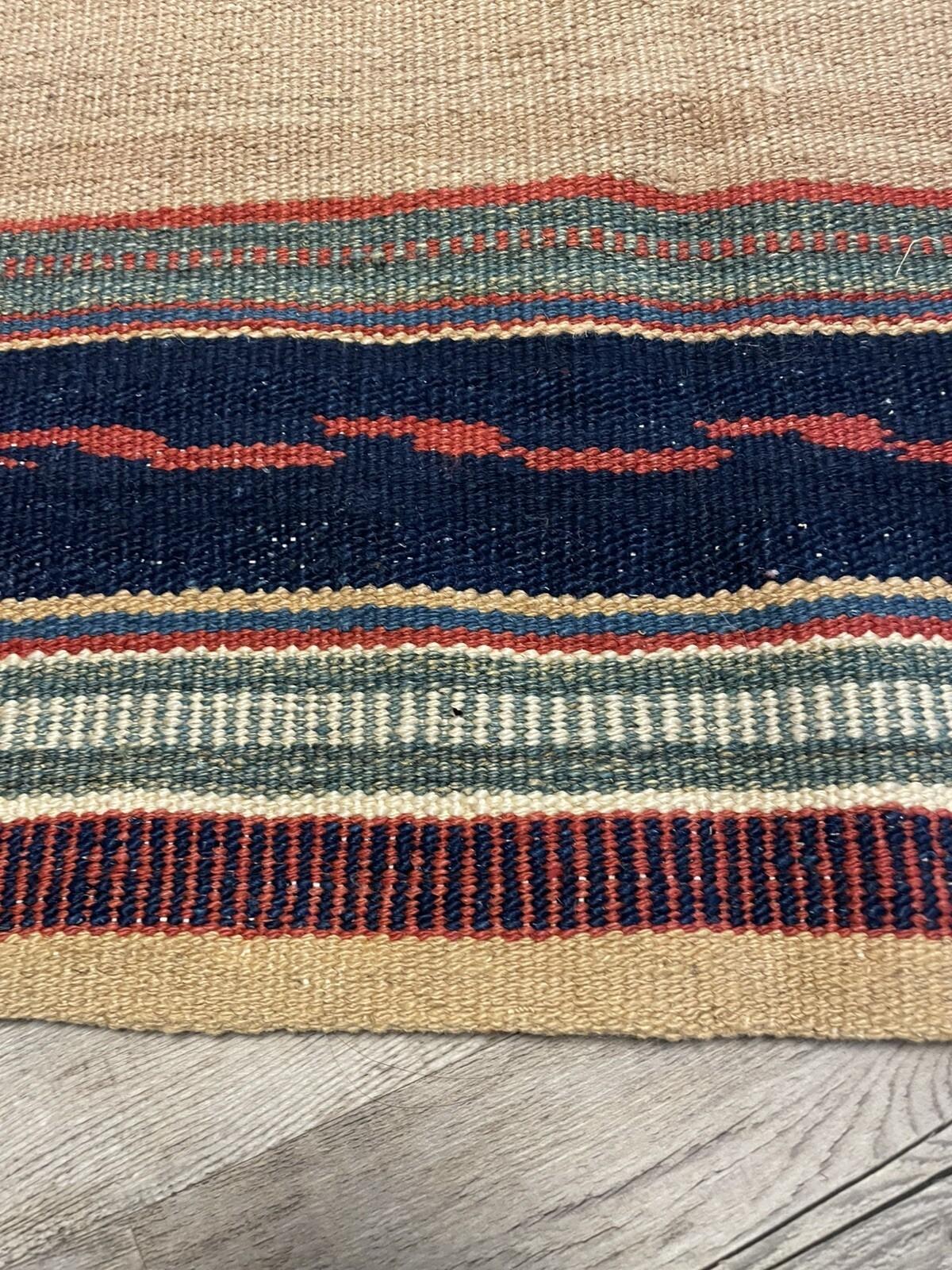 Handgefertigter antiker persischer Gahskai Kilim Teppich 3.7' x 3.7' 1910s - 1N87 im Angebot 4