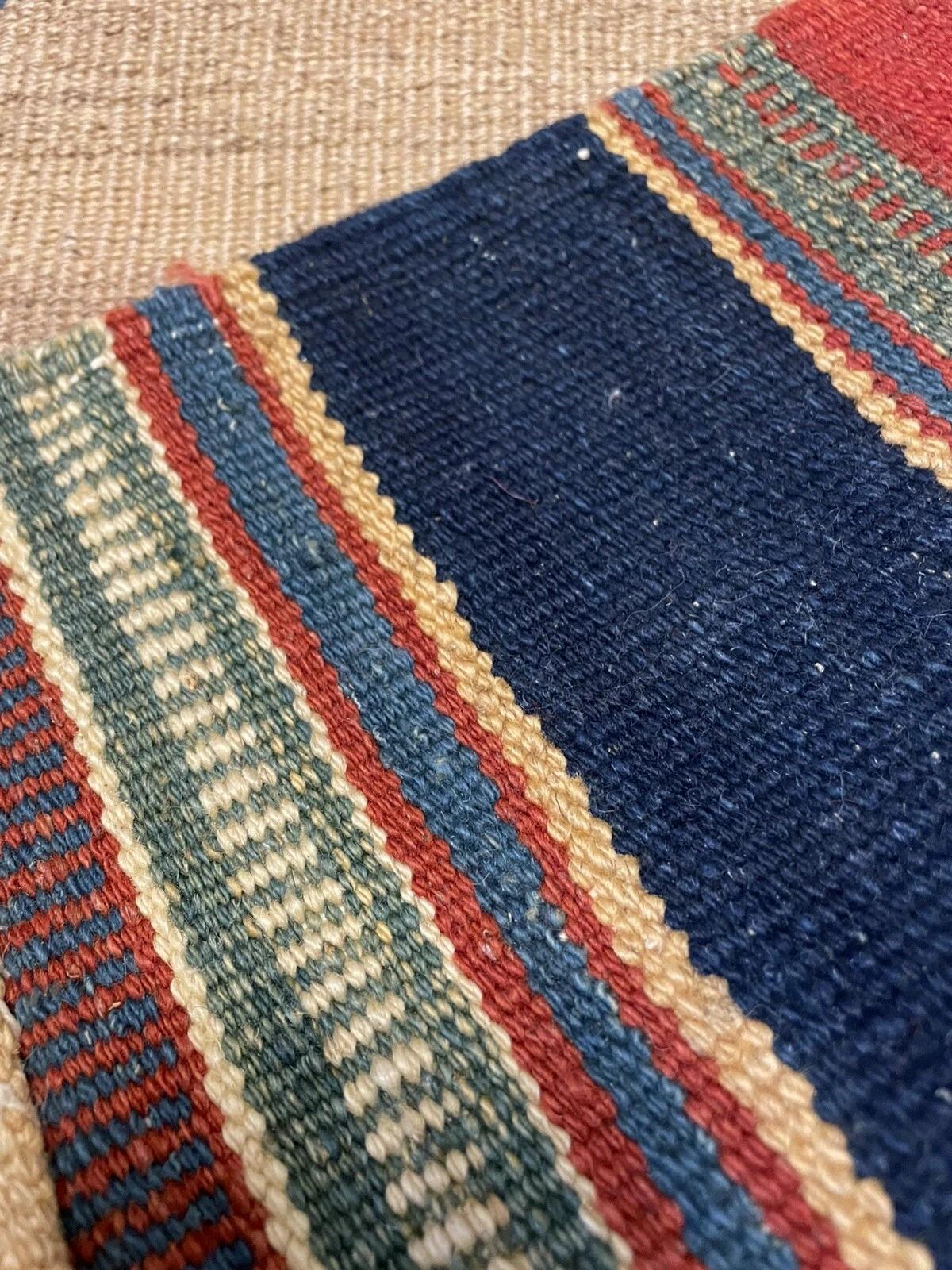 Handgefertigter antiker persischer Gahskai Kilim Teppich 3.7' x 3.7' 1910s - 1N87 im Zustand „Gut“ im Angebot in Bordeaux, FR