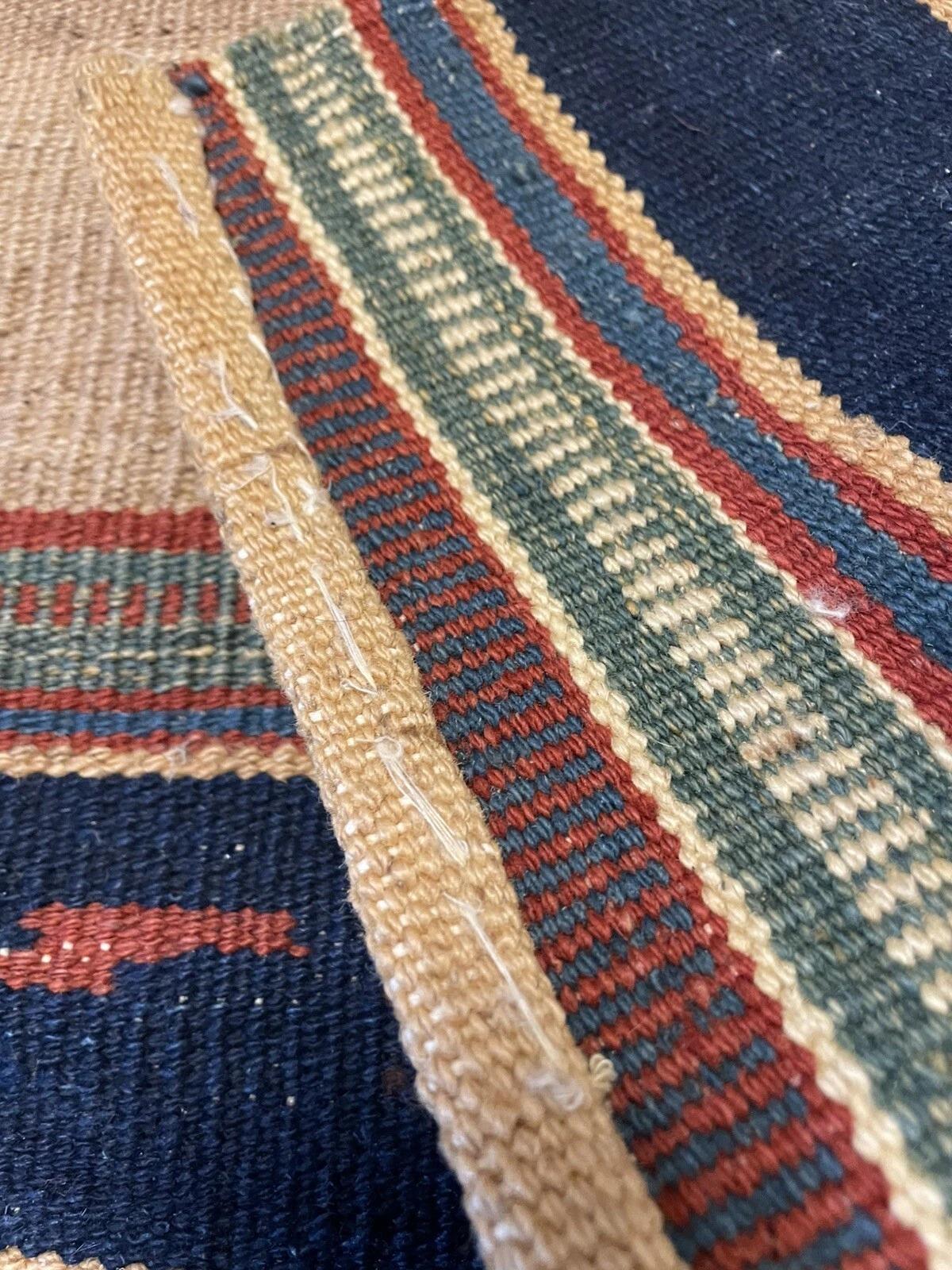 Handgefertigter antiker persischer Gahskai Kilim Teppich 3.7' x 3.7' 1910s - 1N87 (Frühes 20. Jahrhundert) im Angebot