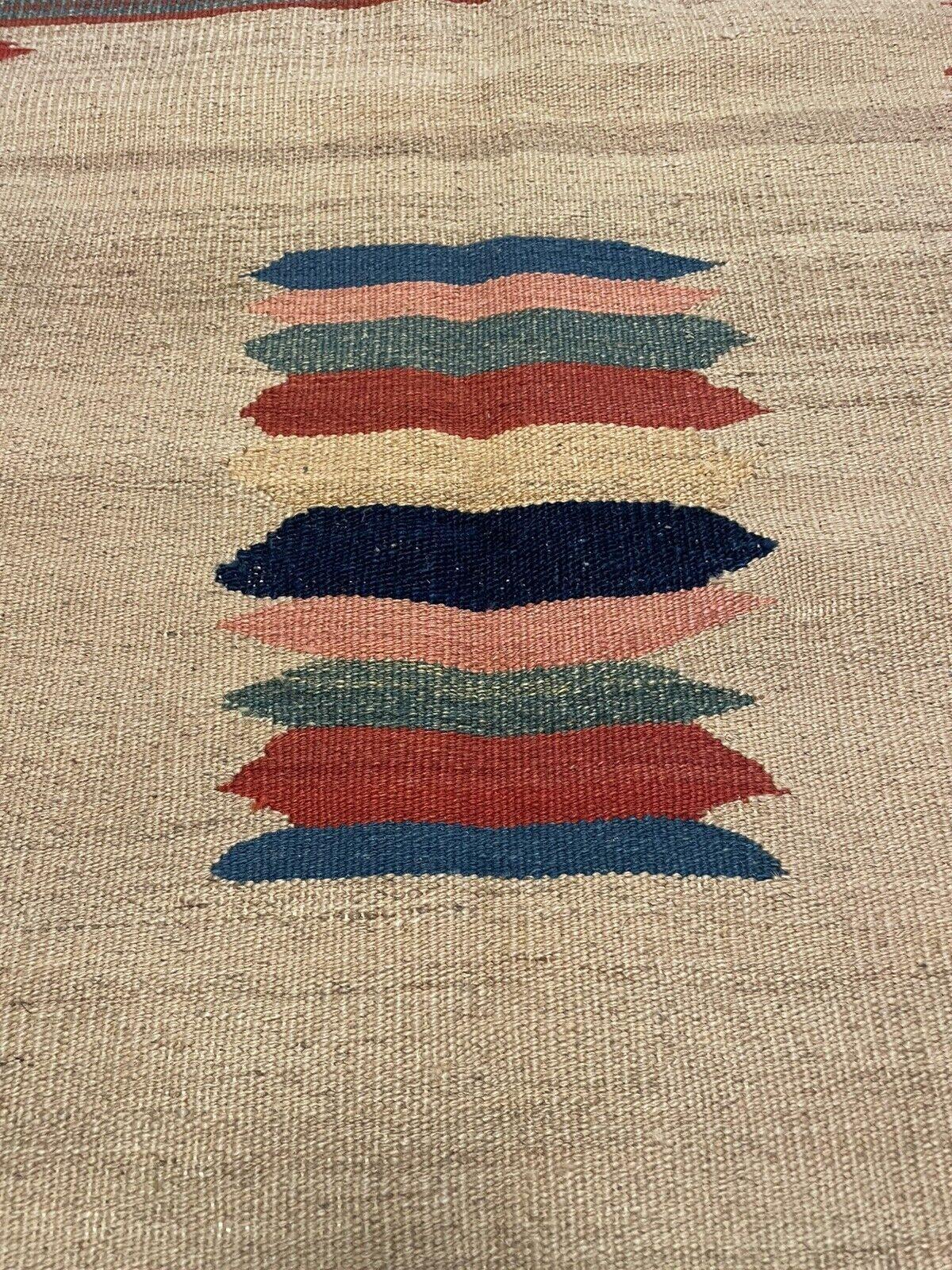Handgefertigter antiker persischer Gahskai Kilim Teppich 3.7' x 3.7' 1910s - 1N87 im Angebot 2