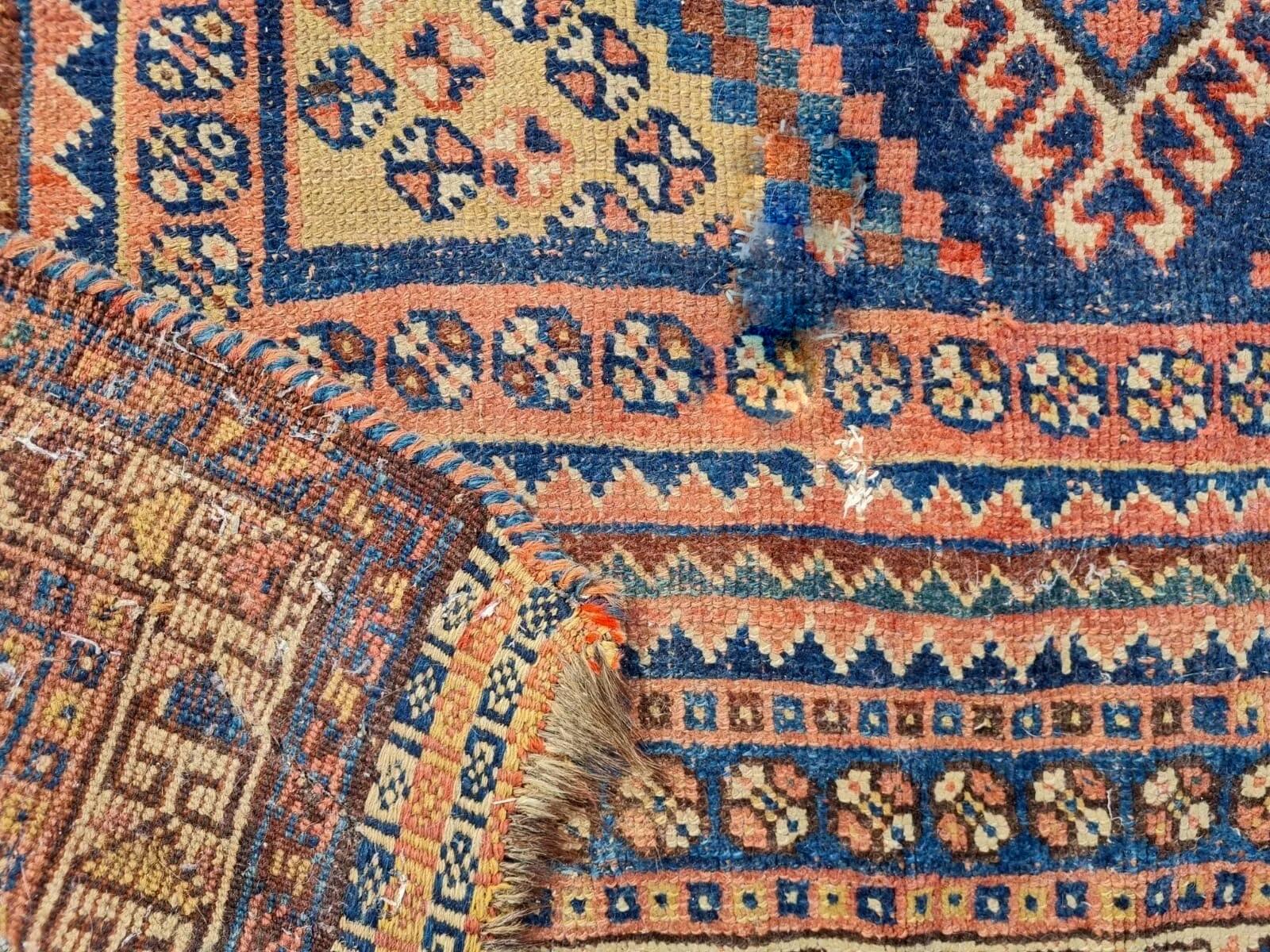 Handgefertigter antiker persischer Gashkai-Teppich 4,7' x 9,9' (142 x 302 cm), 1900er Jahre - 2K03 (Handgeknüpft) im Angebot