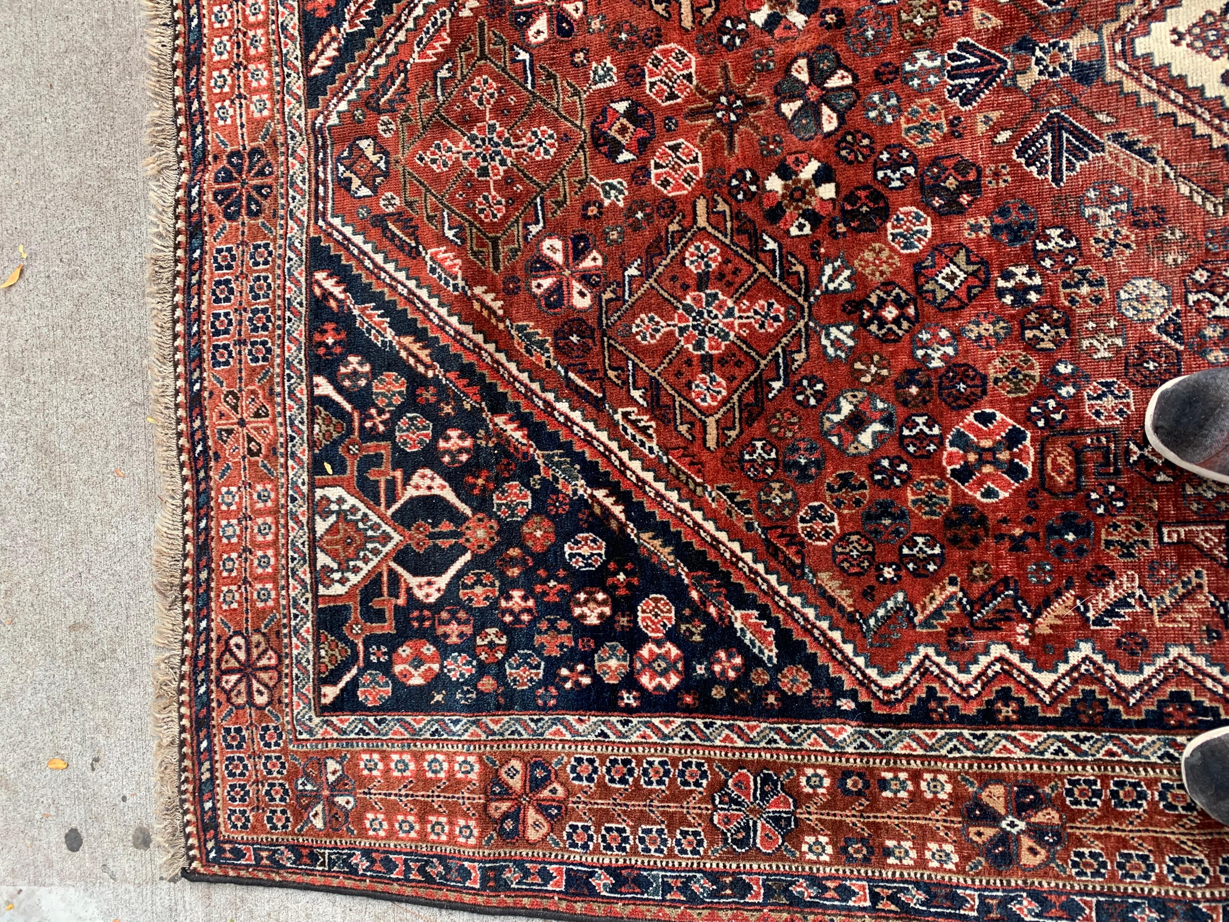 Tapis persan ancien Gashkai fait à la main 5.3' x 7,11' 1900s - 2B42 en vente 3