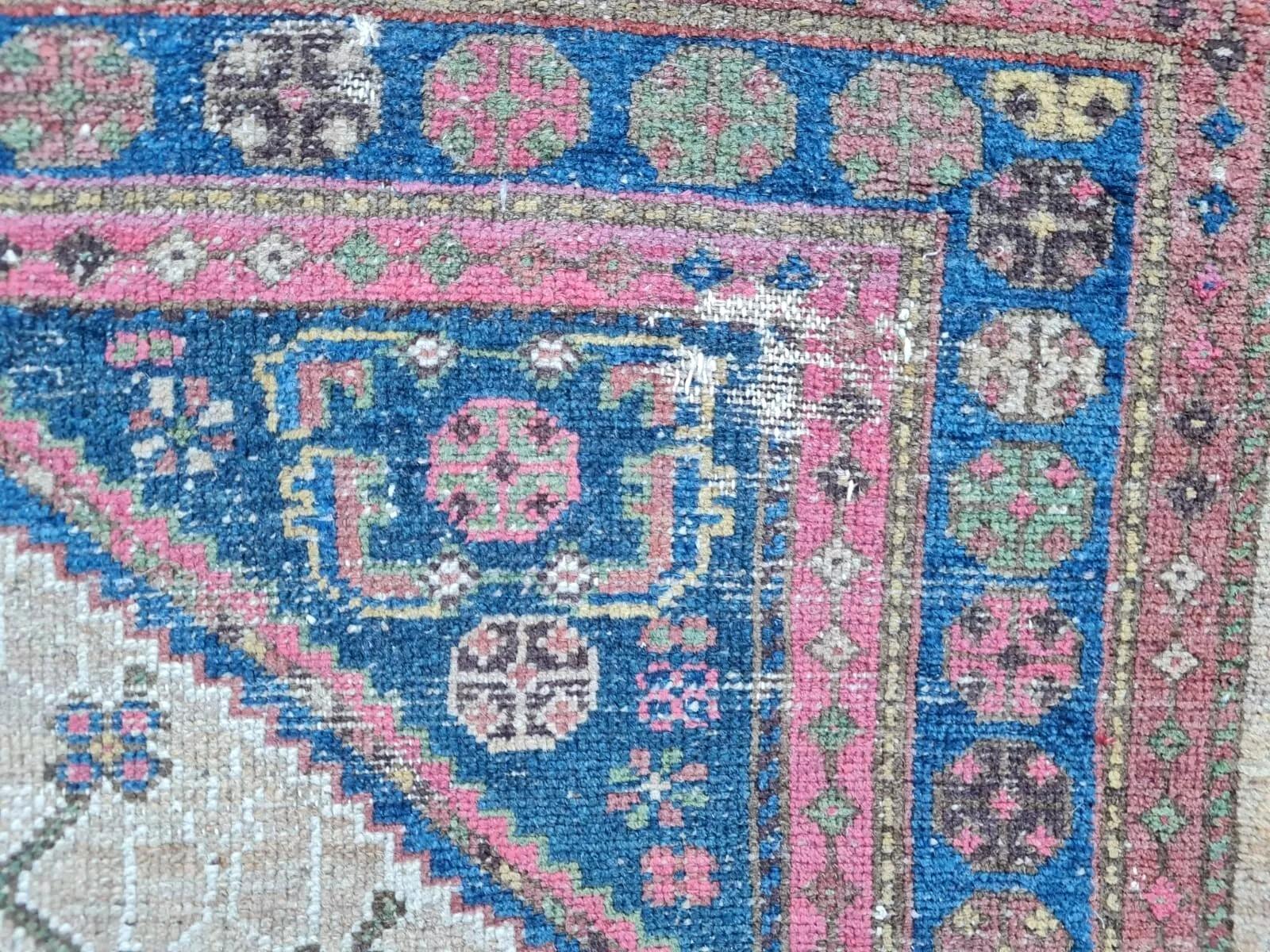 Handmade Antique Persian Hamadan Rug 4.1' x 6.2' 1920s - 2K43 In Good Condition For Sale In Bordeaux, FR