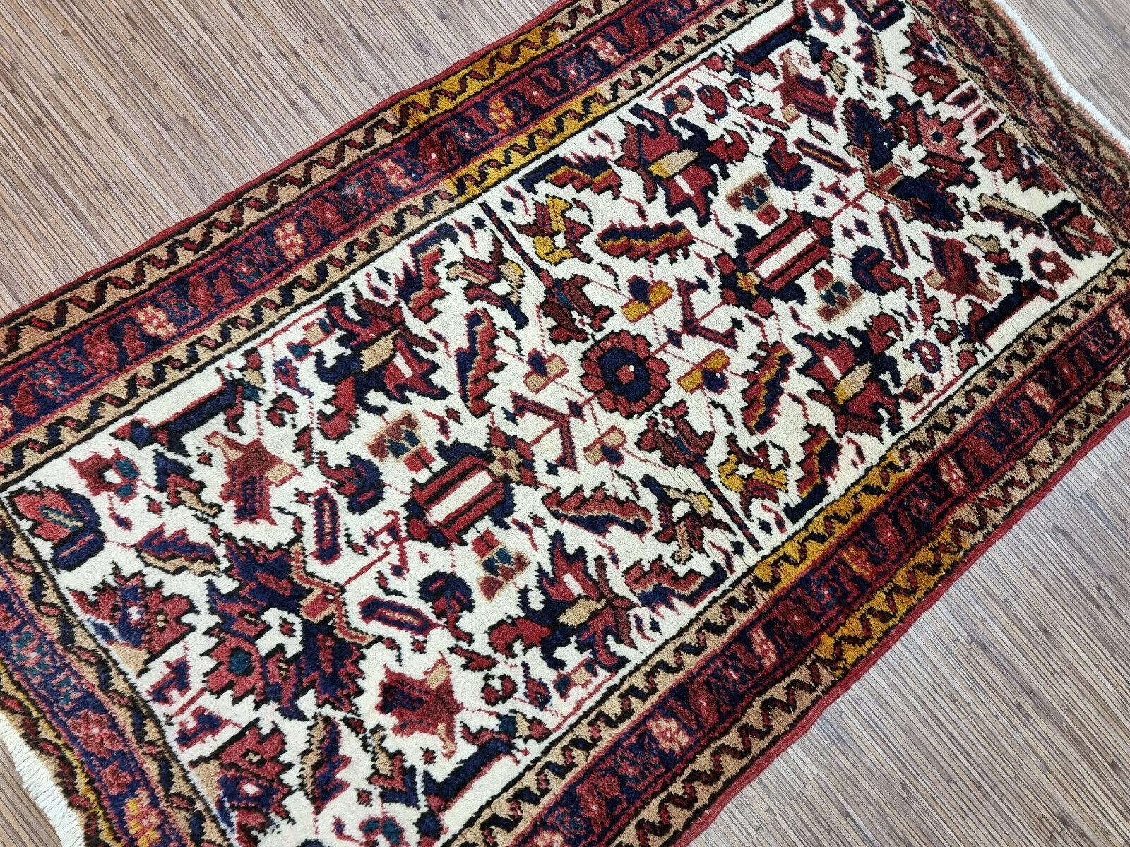 Alfombra persa antigua Heriz hecha a mano 2,8' x 4,8' Años 30 - 1D200 en venta 4