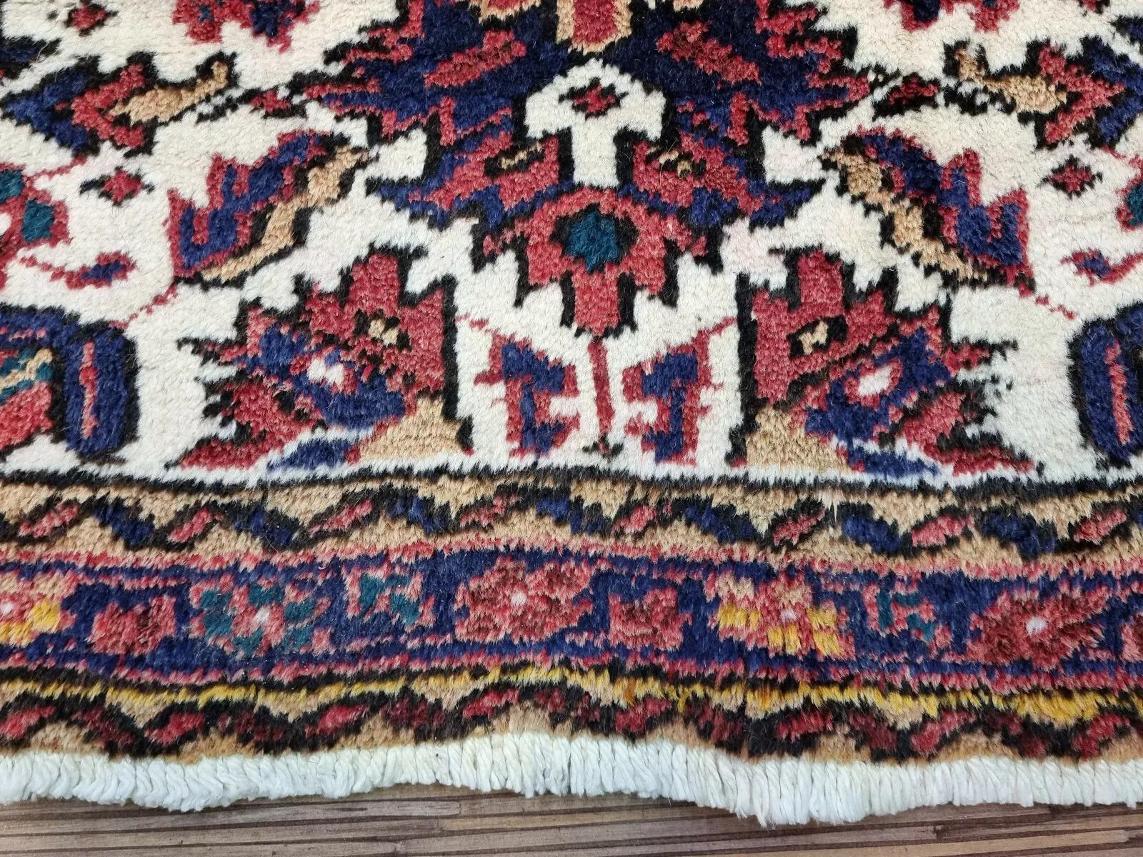Alfombra persa antigua Heriz hecha a mano 2,8' x 4,8' Años 30 - 1D200 en venta 1