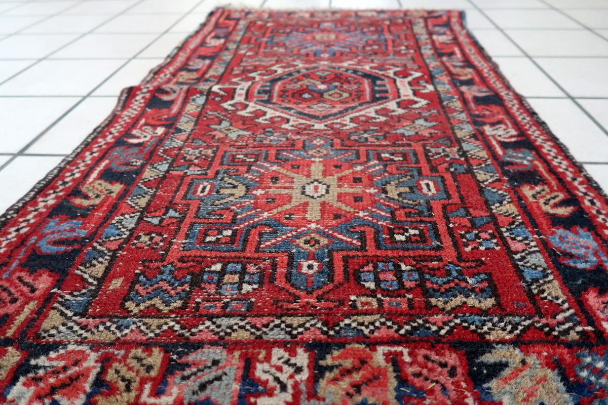 Tappeto antico persiano Karajeh fatto a mano 2,1' x 3,7' 1910 - 1C1156 in vendita 4