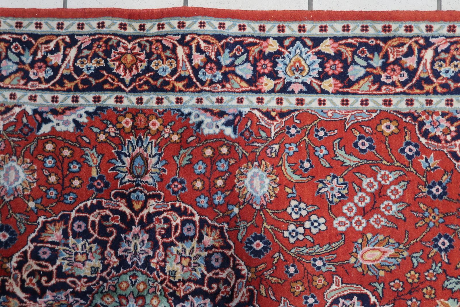 Wool Handmade Antique Persian Kashan Rug 1930s, 1C1066 For Sale