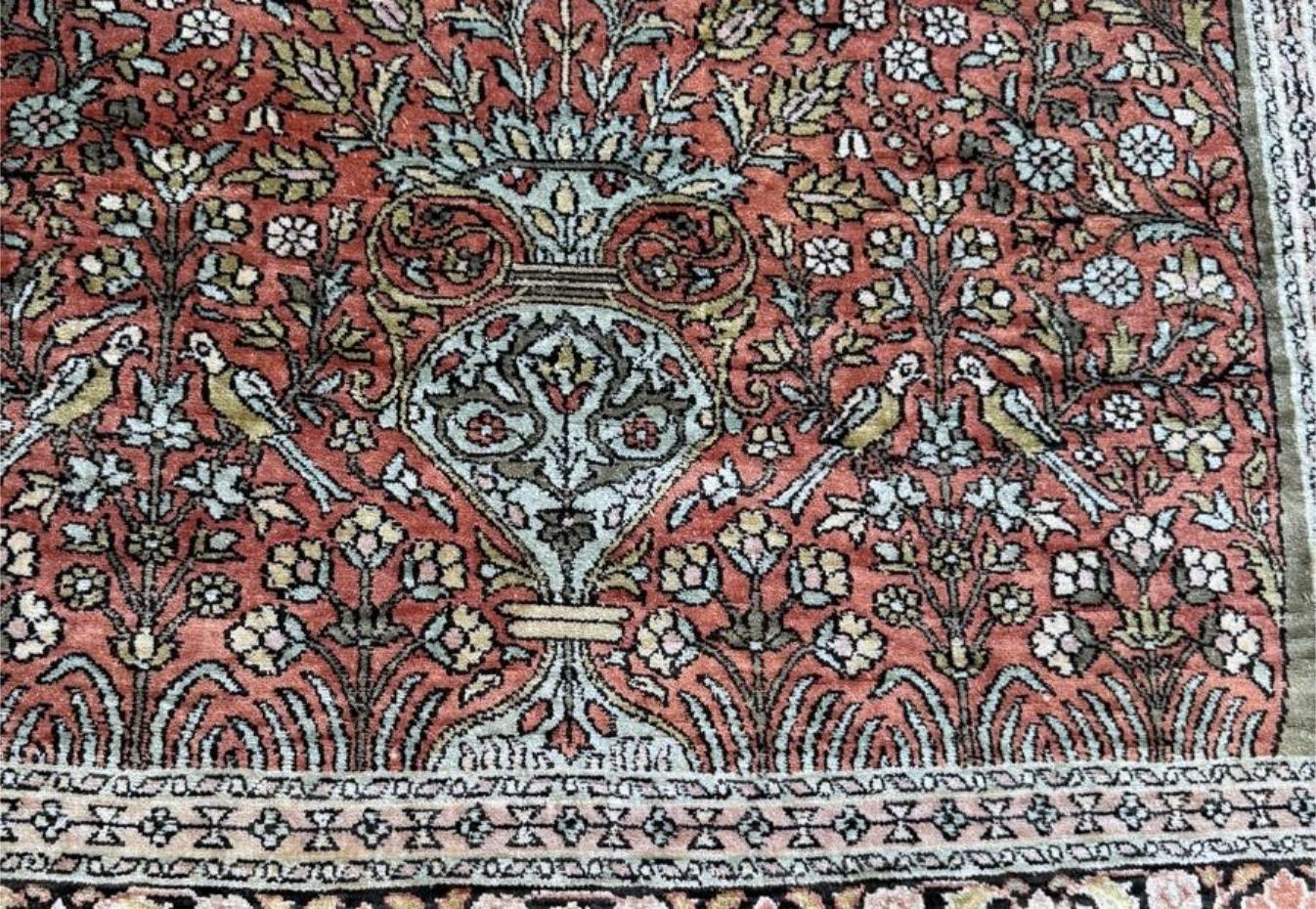 Annodato a mano Tappeto antico di seta persiana Kashan fatto a mano 4,1' x 6,2, anni '30 - 2B90 in vendita