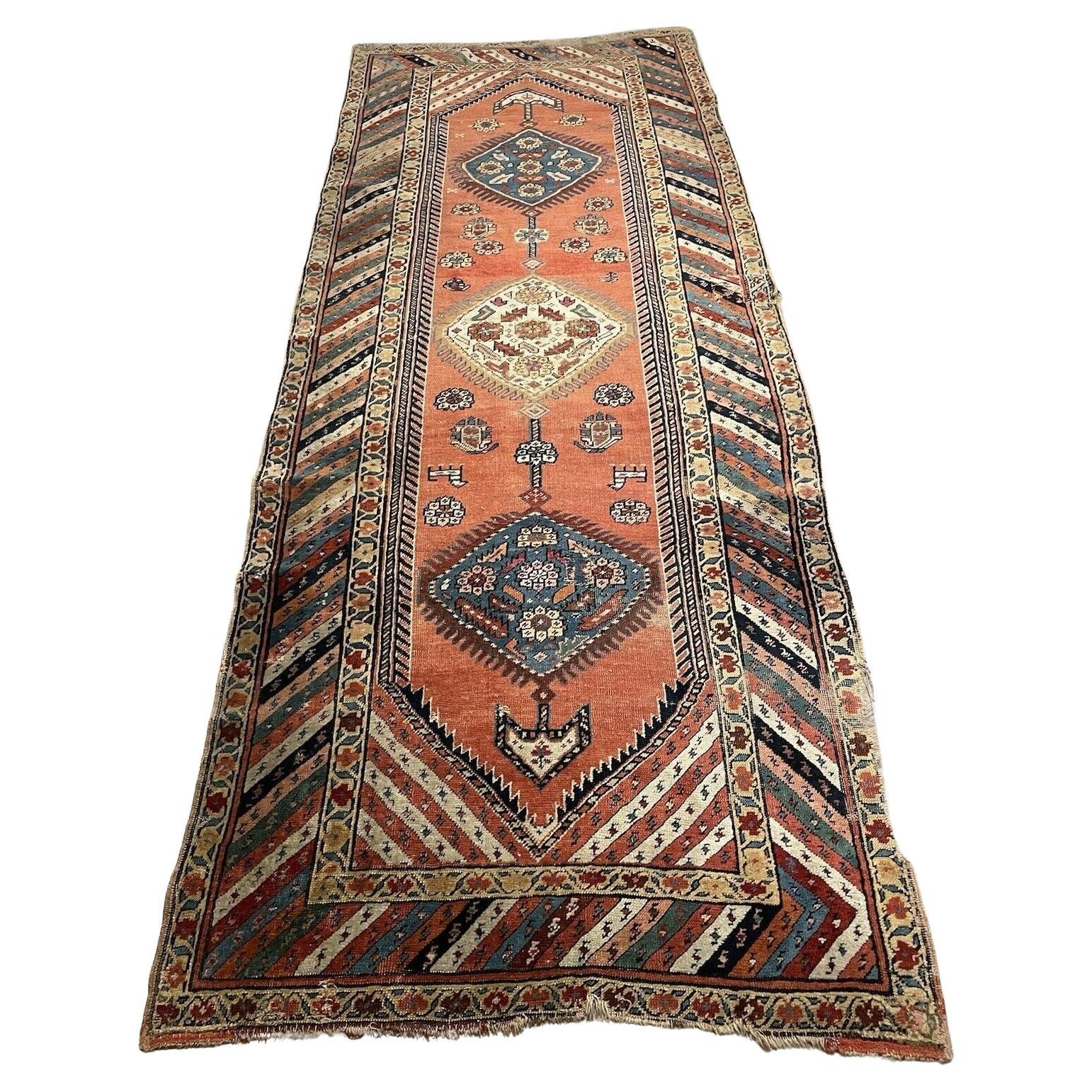 Alfombra persa antigua kurda de colección hecha a mano 3.7' x 9.4' 1870s - 1N77 en venta