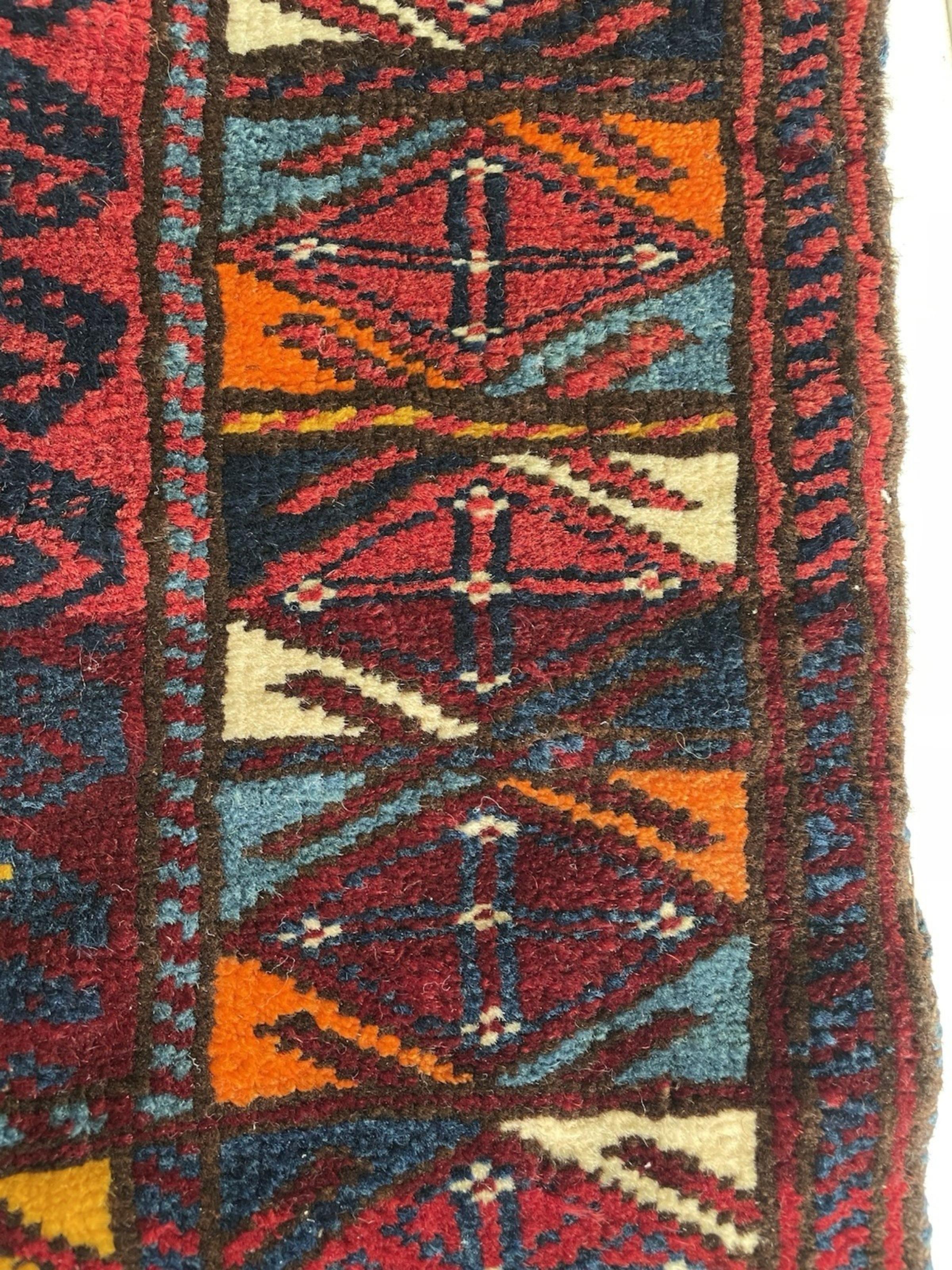 Tapis ancien fait à la main, Persan Kurdish Jaf Bagface 1.6' x 2.1', 1890s - 1N113 en vente 4