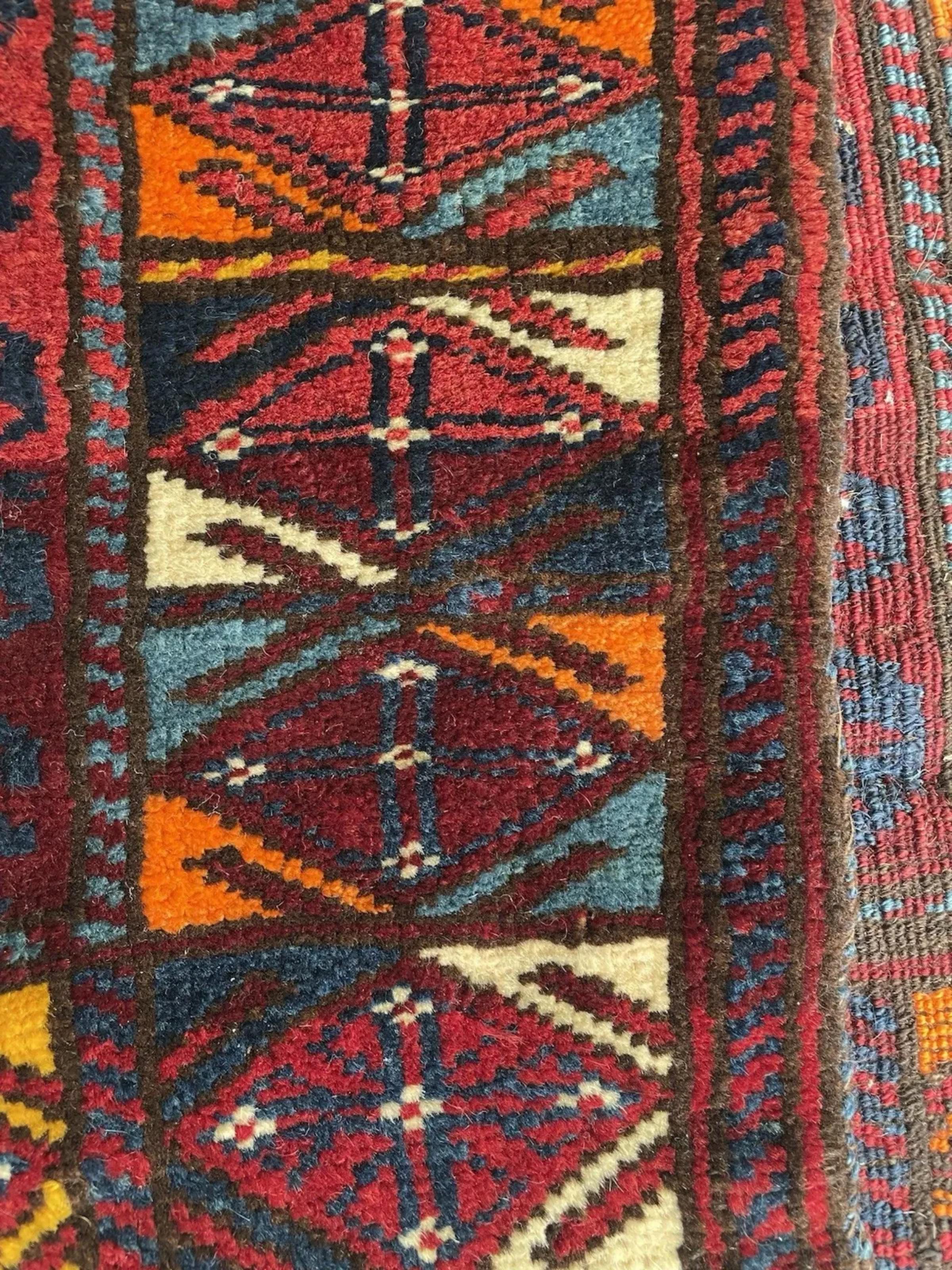 Tapis ancien fait à la main, Persan Kurdish Jaf Bagface 1.6' x 2.1', 1890s - 1N113 en vente 2