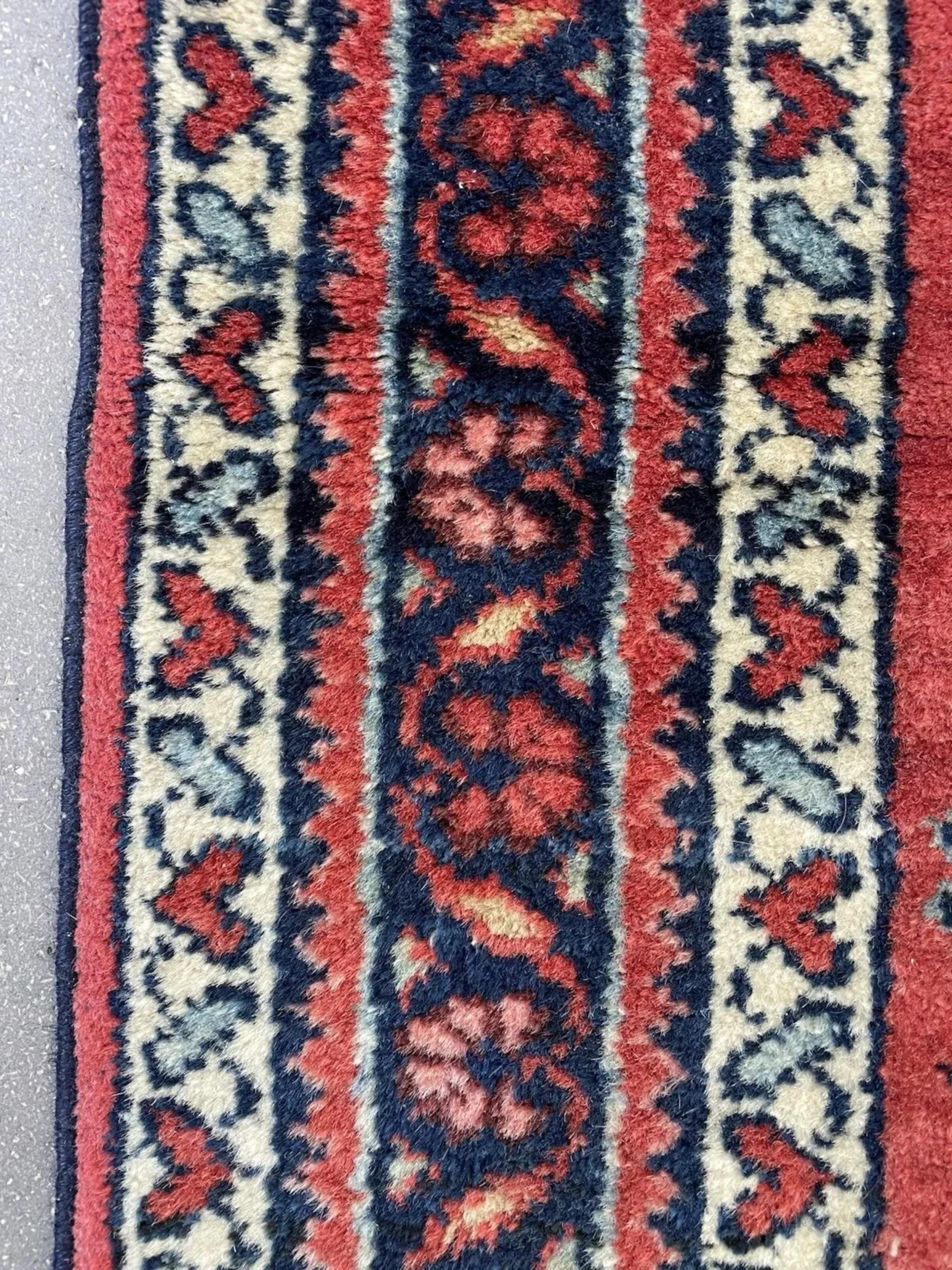 Tapis ancien persan Lilihan fait main 2.2' x 4.2', années 1920 - 1N103 en vente 1