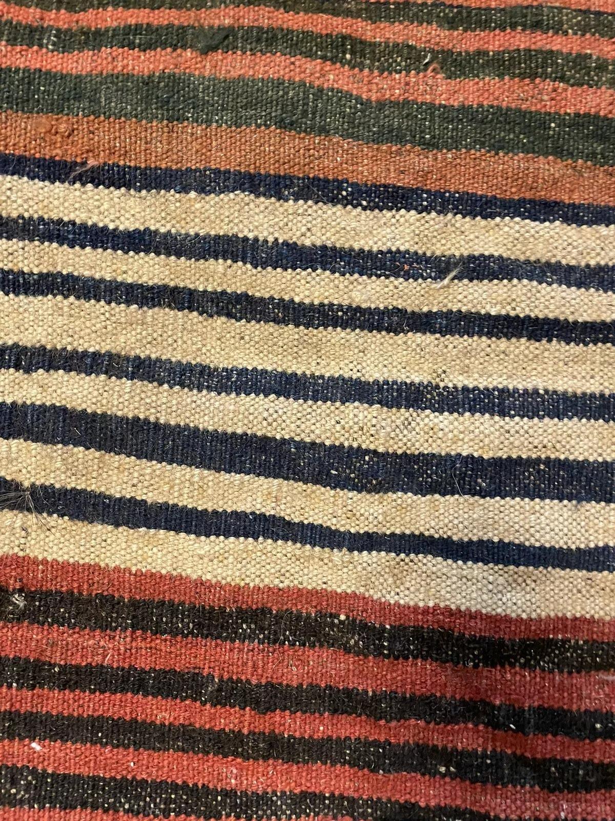 Sac à sel artisanal de collection Persan Luri 1.5' x 1.8', 1900s - 1N29 en vente 2