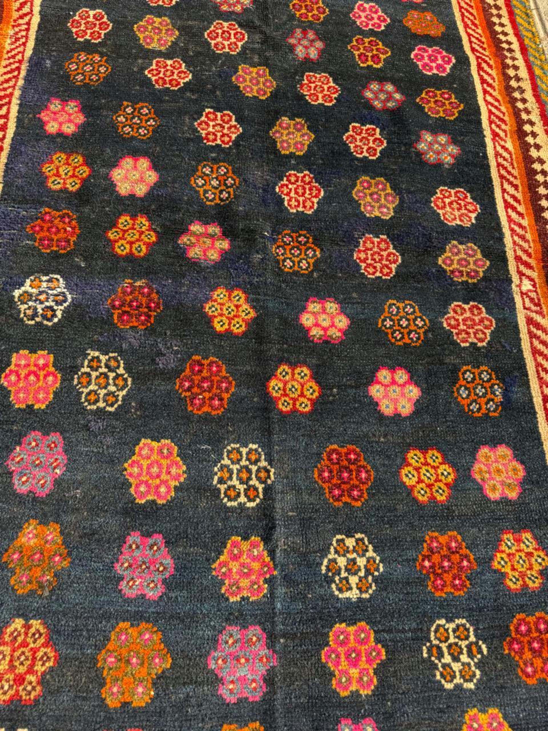 Alfombra persa antigua Luri hecha a mano 3,10' x 6', años 20 - 2B104 en venta 4