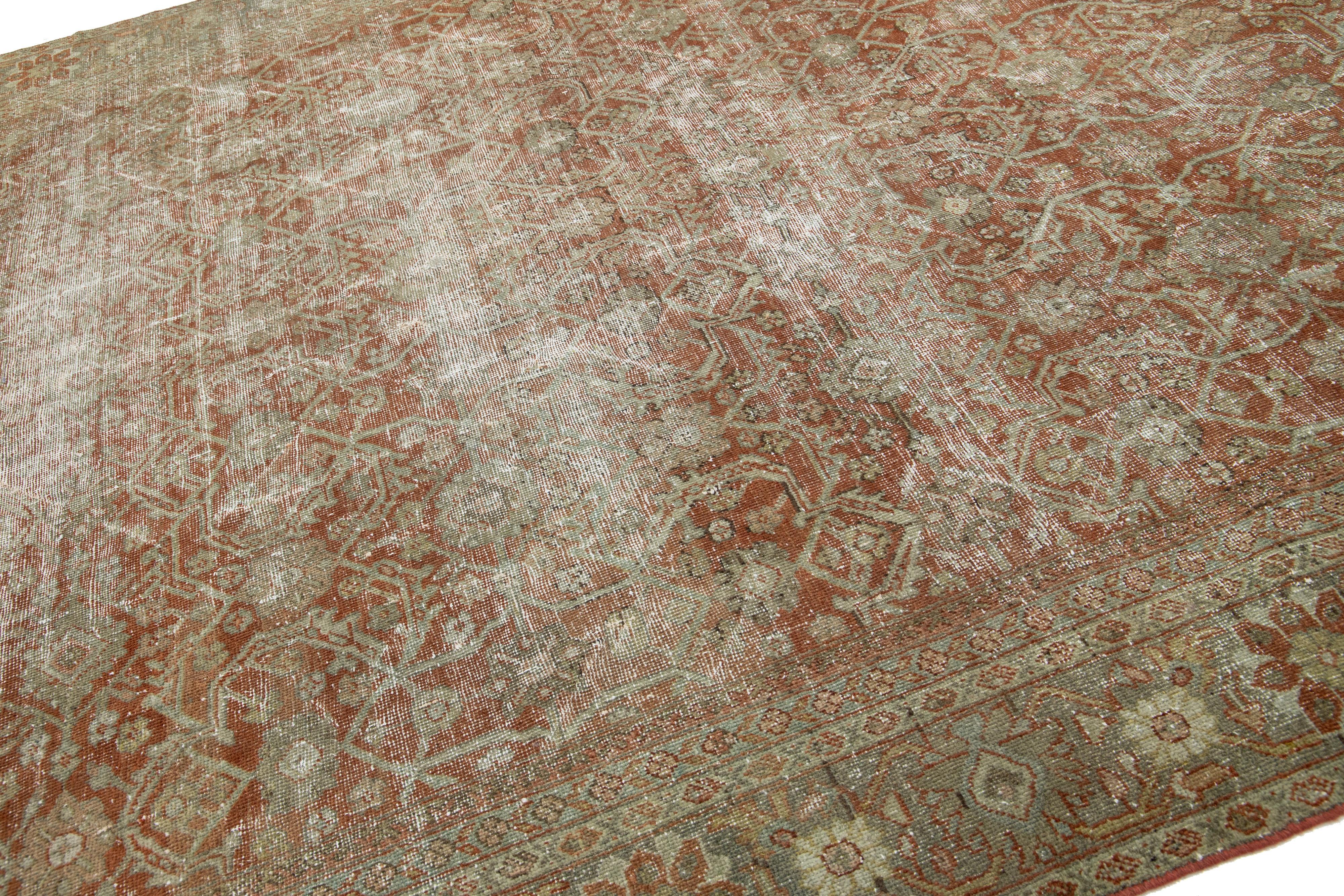 Perse Tapis persan Mahal ancien fait à la main, de couleur rouille avec motif sur toute sa surface en vente