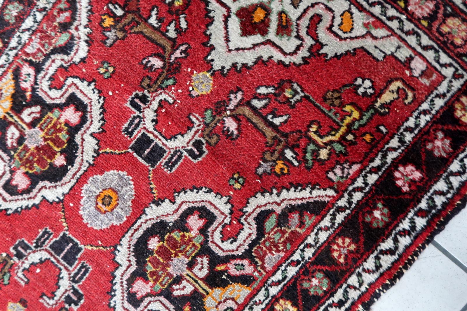 Handmade Antique Persian Malayer Runner Rug 2.5' x 12.5', 1920s - 1C1143 In Good Condition For Sale In Bordeaux, FR