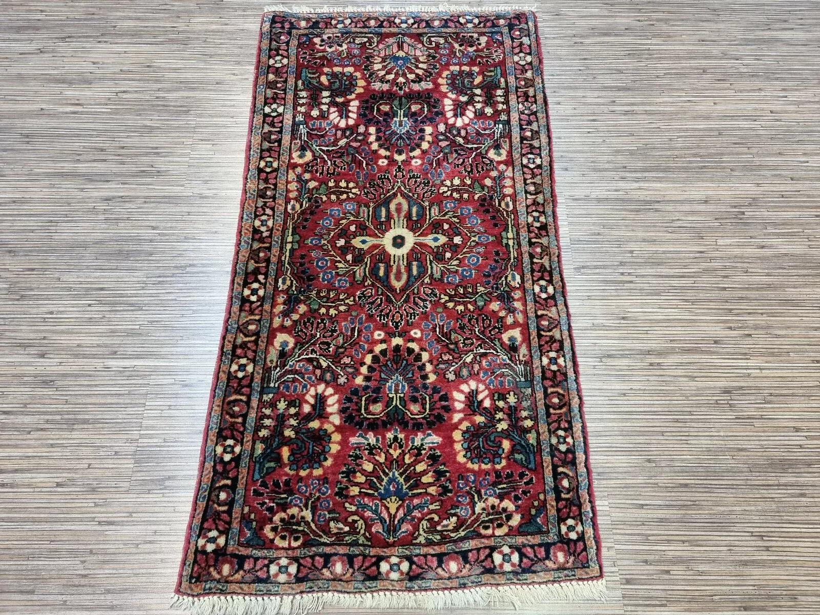 Tapis Sarouk persan ancien fait à la main 2.1' x 4' 1910s - 1D150 en vente 2