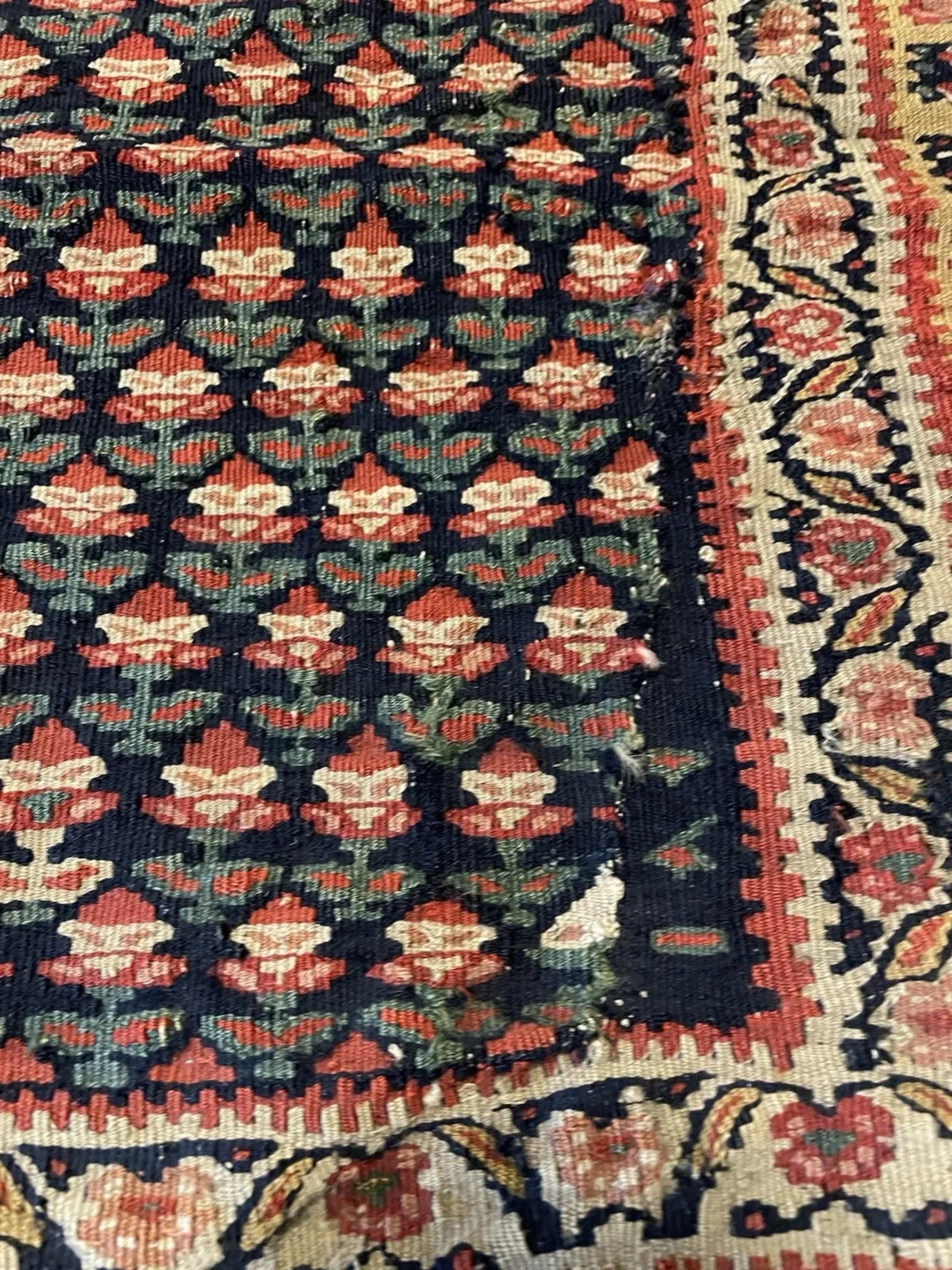 Alfombra persa antigua Senneh Kilim hecha a mano 3,11' x 5,6', década de 1880 - 1N109 Anudado a mano en venta