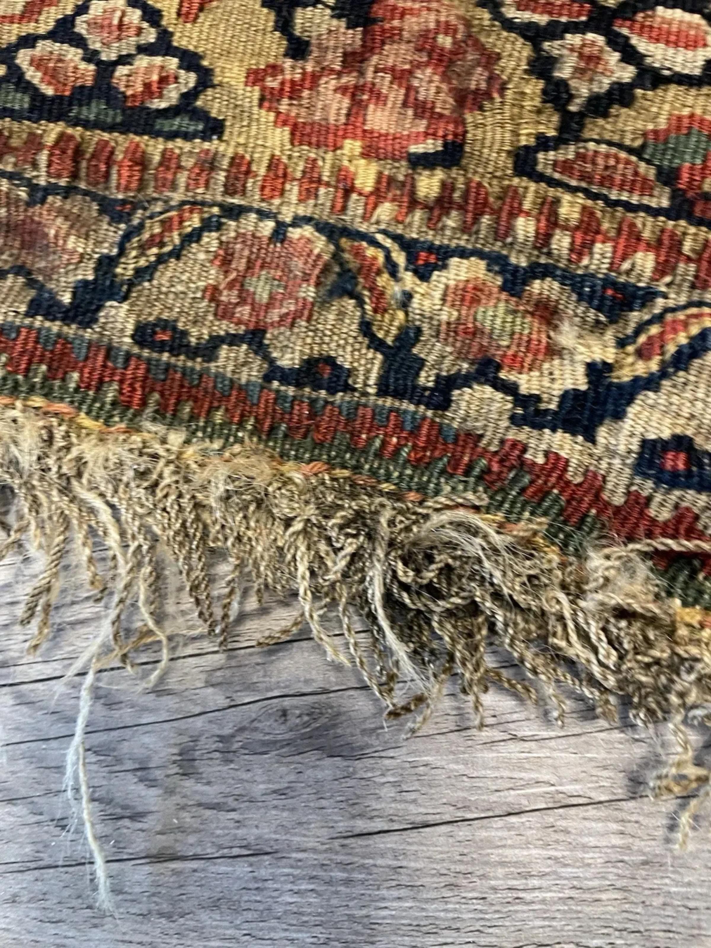 Alfombra persa antigua Senneh Kilim hecha a mano 3,11' x 5,6', década de 1880 - 1N109 en venta 1