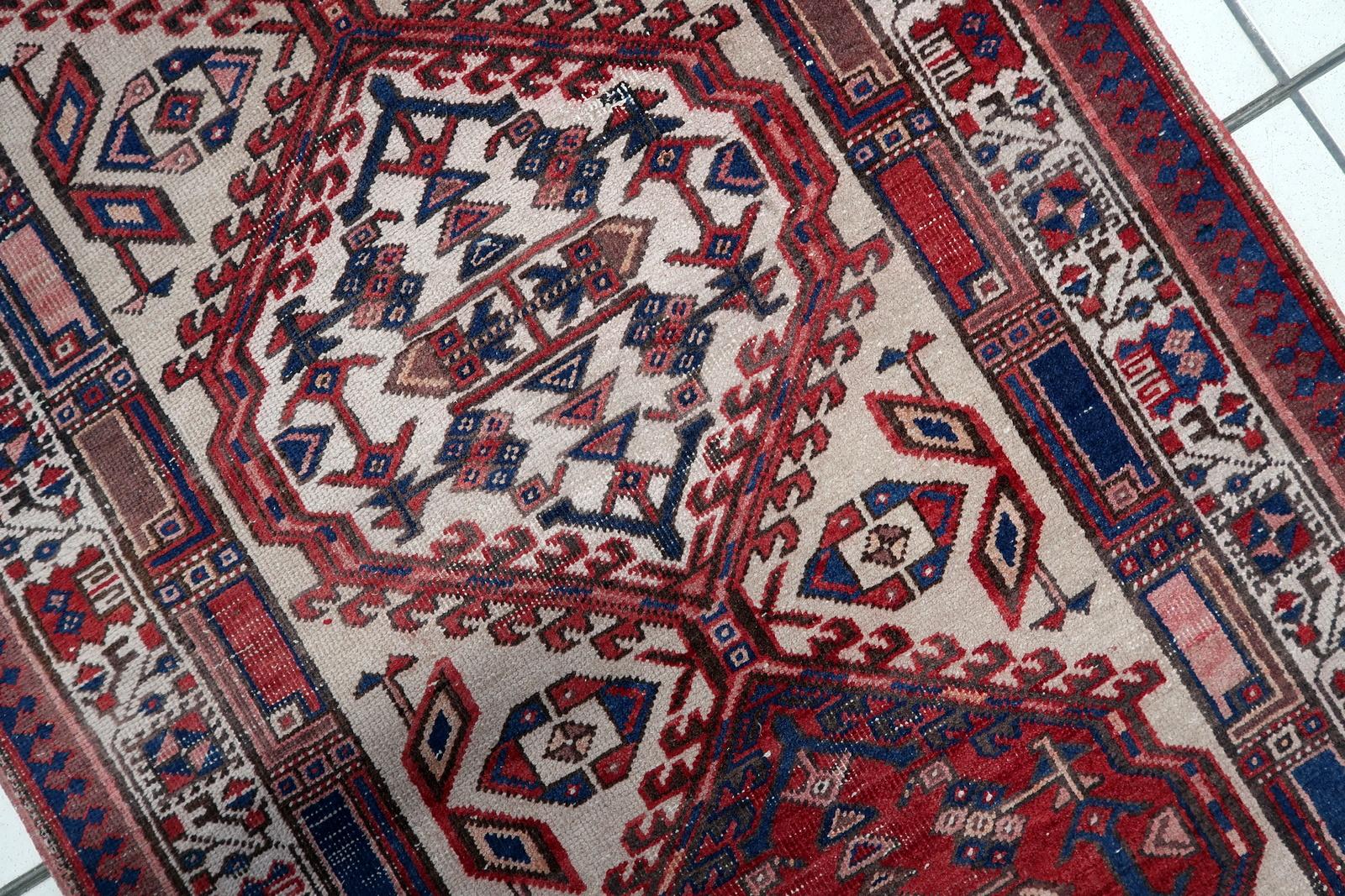 Handgefertigter antiker persischer Serab-Läufer 3.3' x 10.6' 1920er Jahre - 1C1165 im Zustand „Gut“ im Angebot in Bordeaux, FR