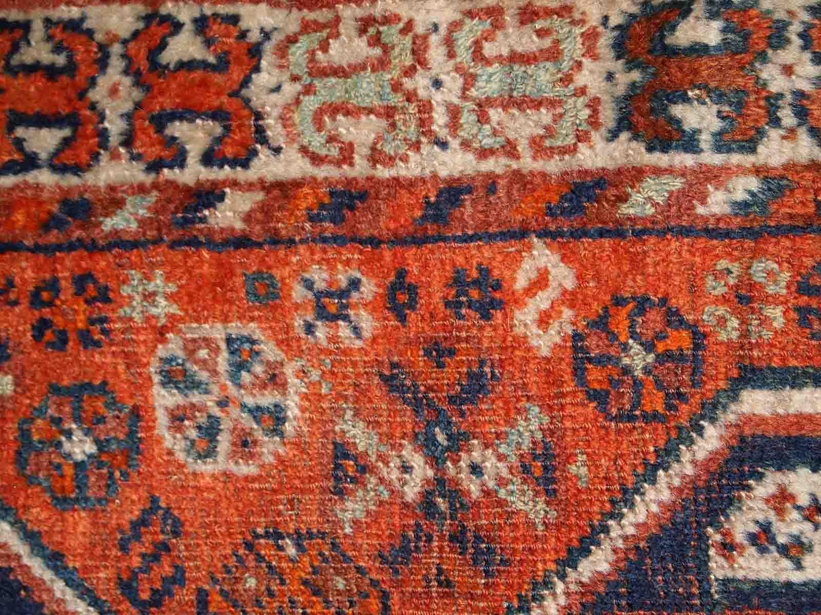 Handgefertigter antiker persischer Shiraz-Teppich im Used-Look, 1900er Jahre, 1C810 im Zustand „Starke Gebrauchsspuren“ im Angebot in Bordeaux, FR
