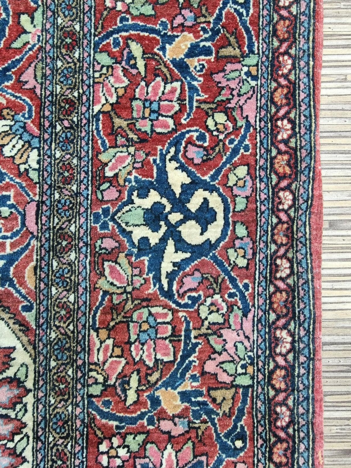 Handmade Antique Persian Style Isfahan Prayer Rug 4.6' x 6.8', 1900s - 1D85 For Sale 4