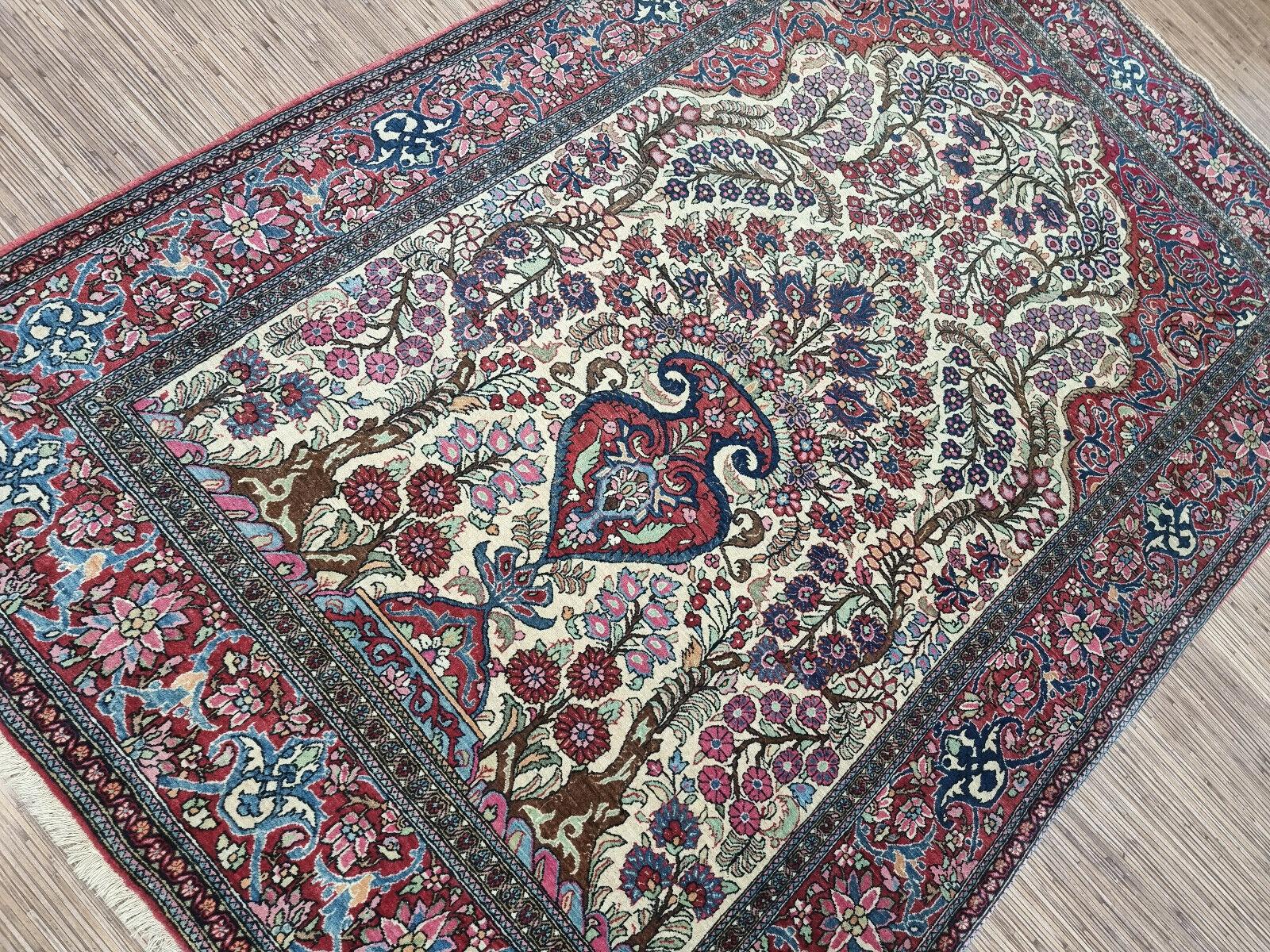 Tapis de prière persan ancien fait à la main de style Isfahan 4,6' x 6,8', 1900s - 1D85 en vente 5